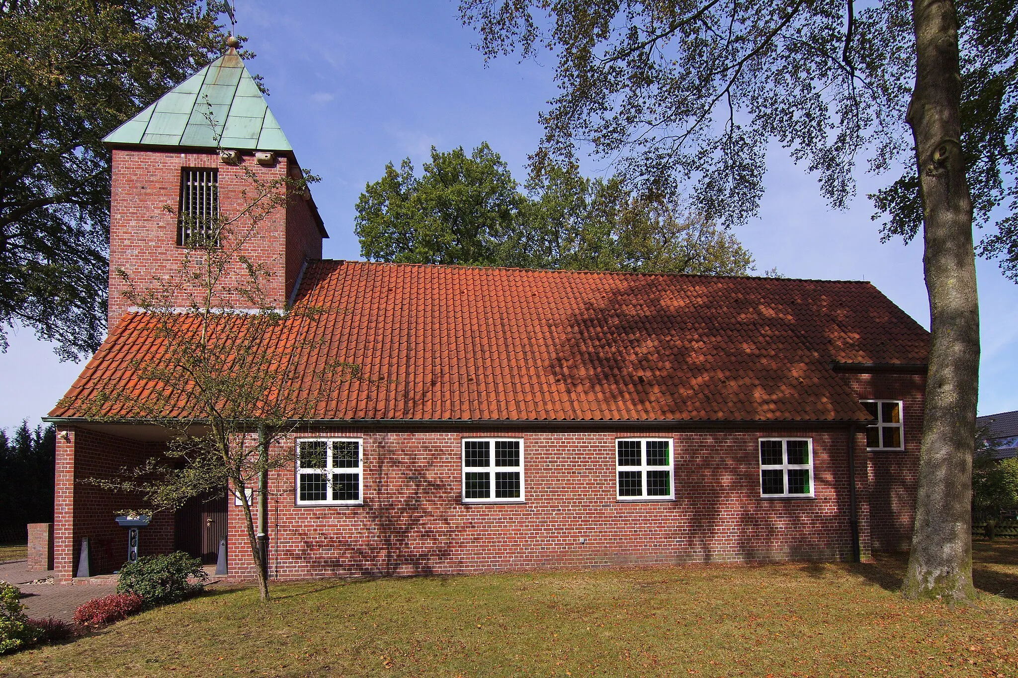 Photo showing: Friedenskirche in Heber (Schneverdingen), Niedersachsen, Deutschland