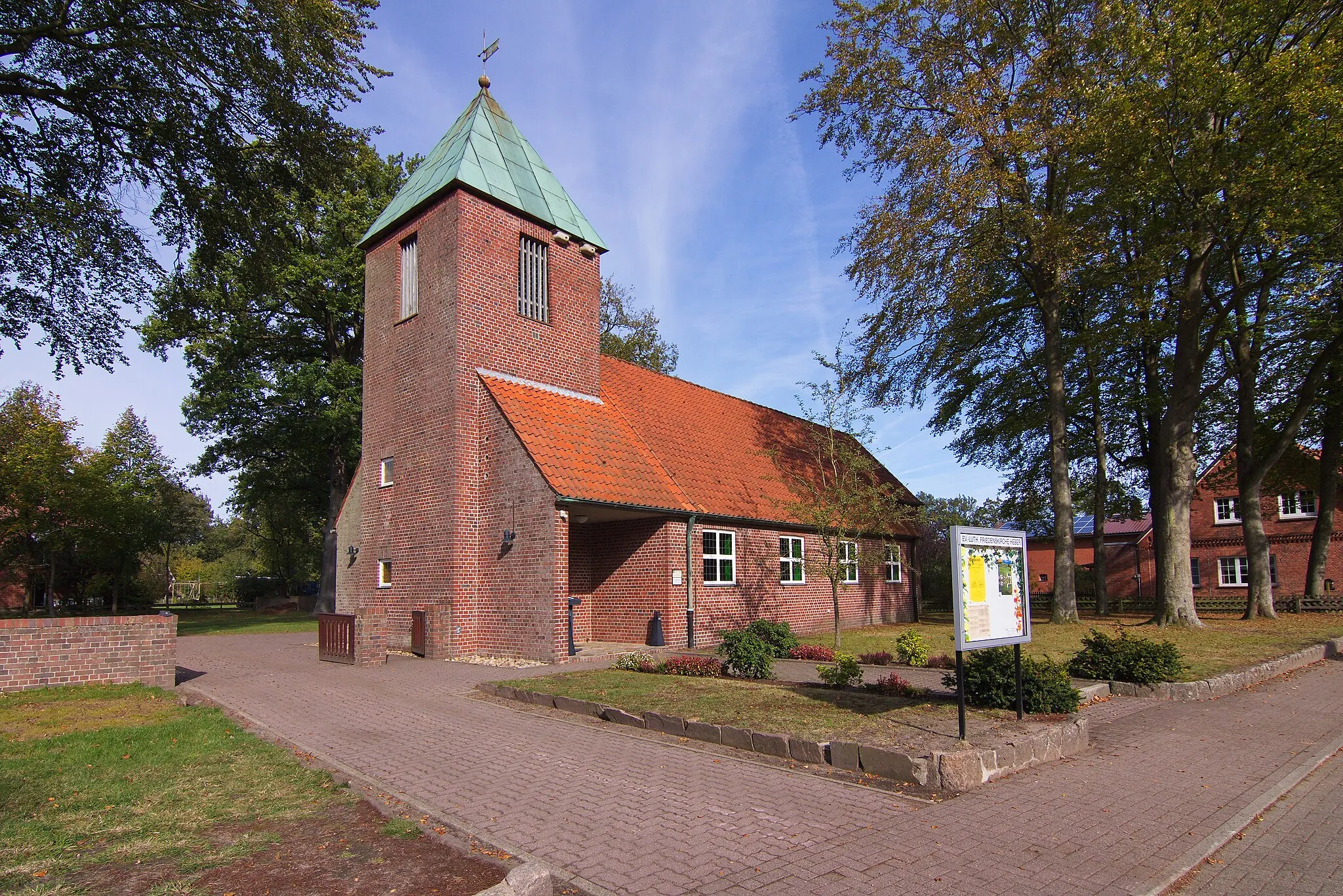 Photo showing: Friedenskirche in Heber (Schneverdingen), Niedersachsen, Deutschland