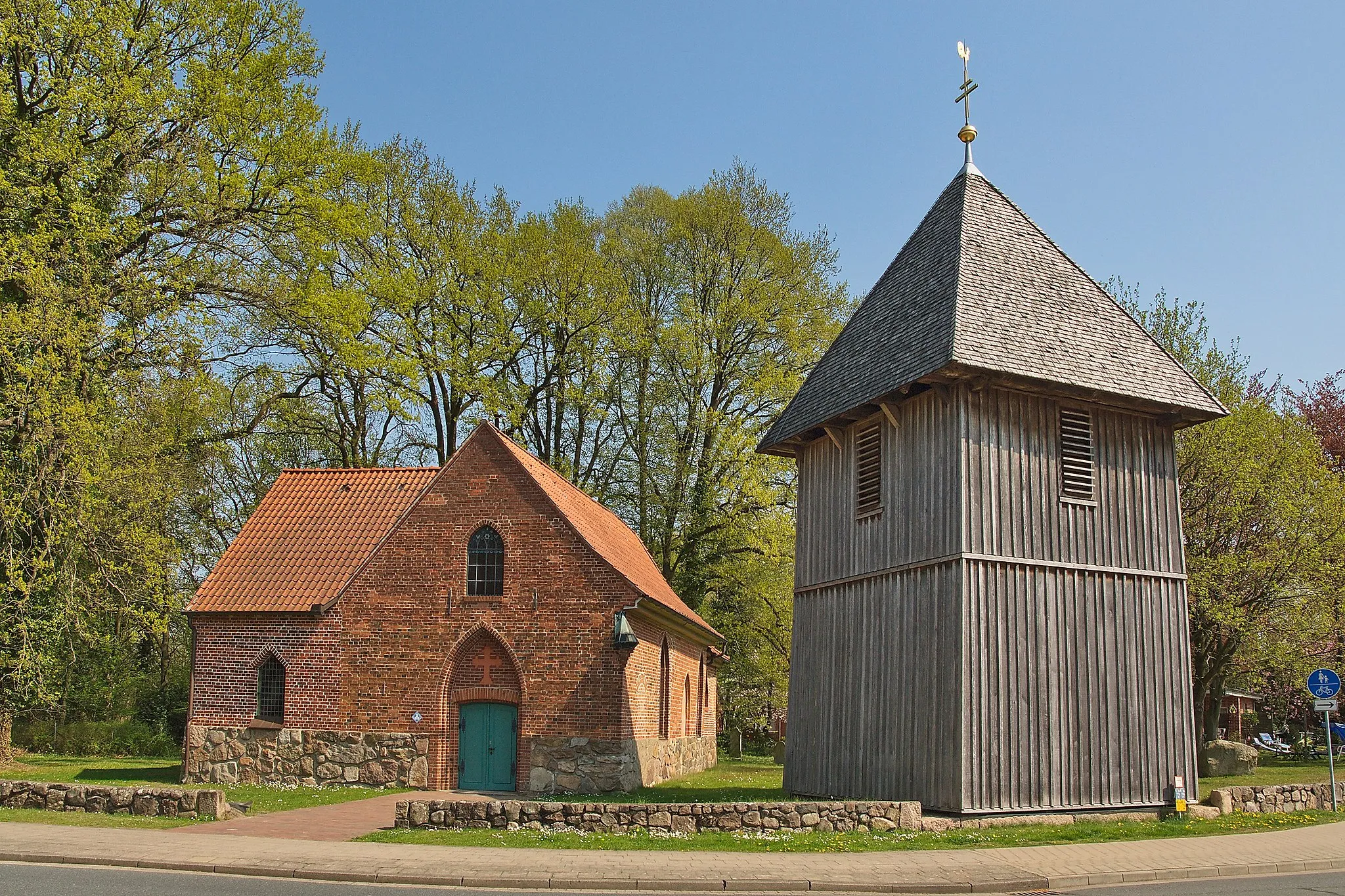 Photo showing: Heilig-Geist-Kirche in Wolterdingen (Soltau), Niedersachsen, Deutschland