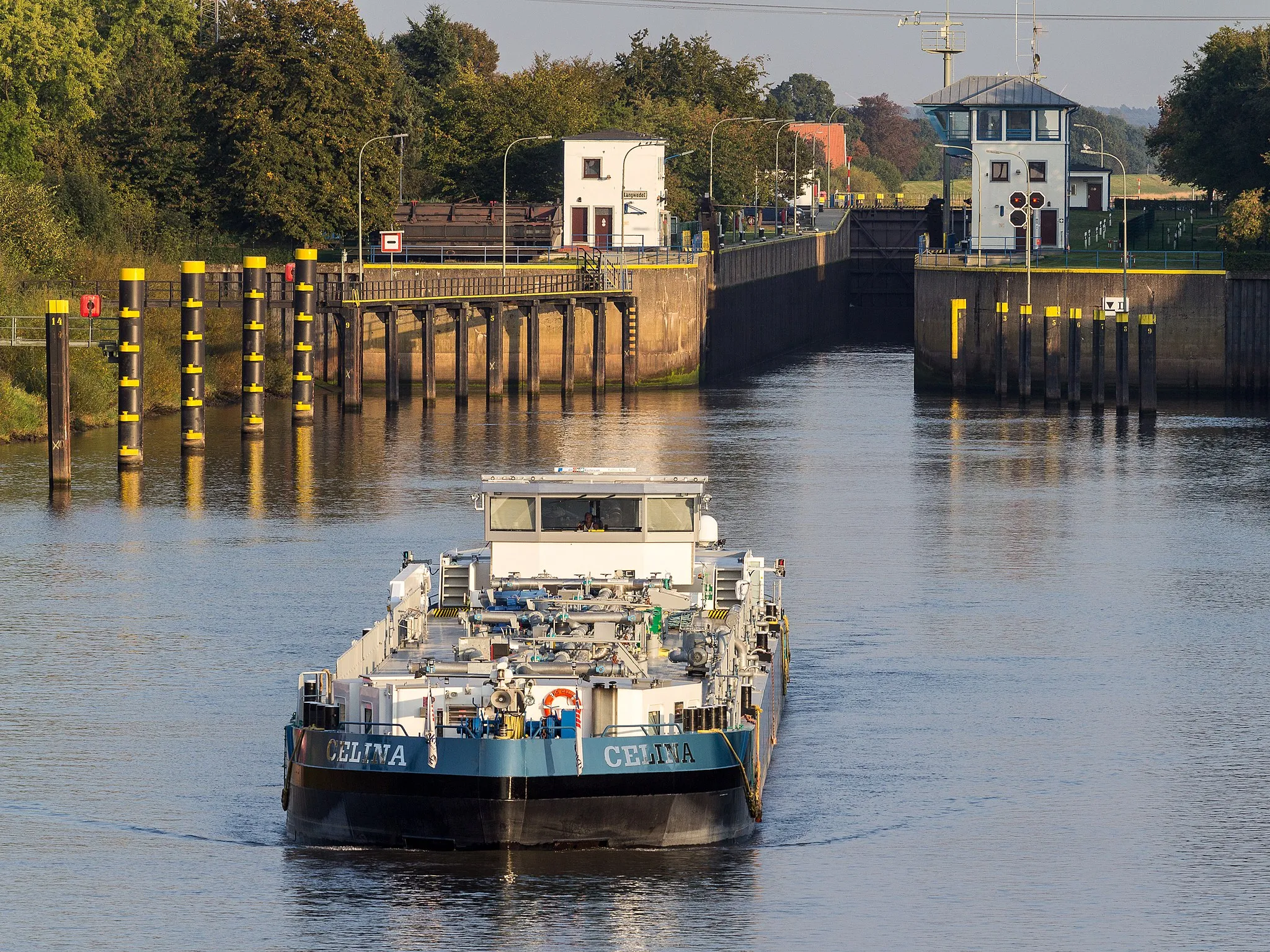 Photo showing: Weser-Schleusenkanal mit Schleuse Langwedel