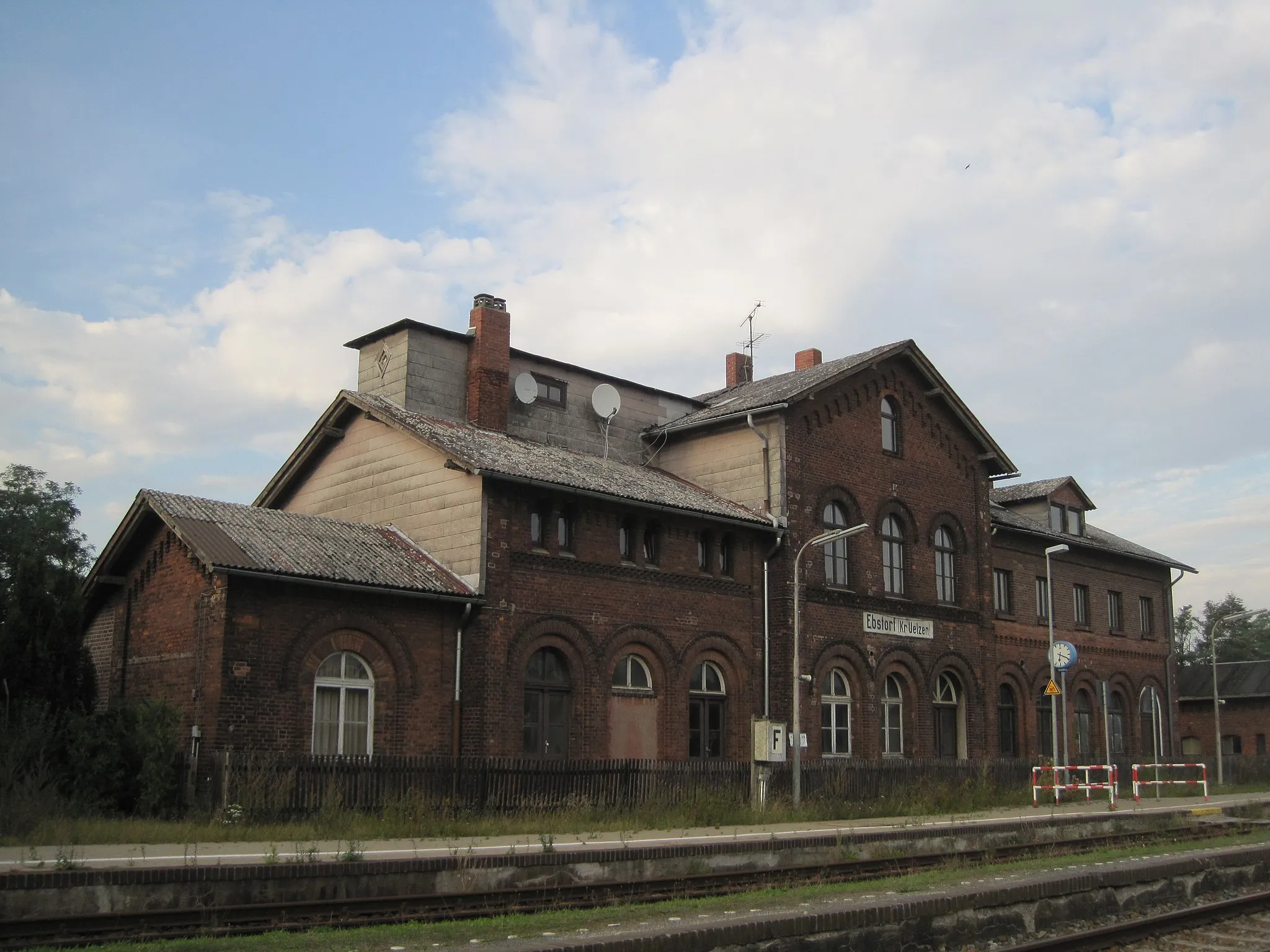 Photo showing: Train station, Ebstorf, Germany
