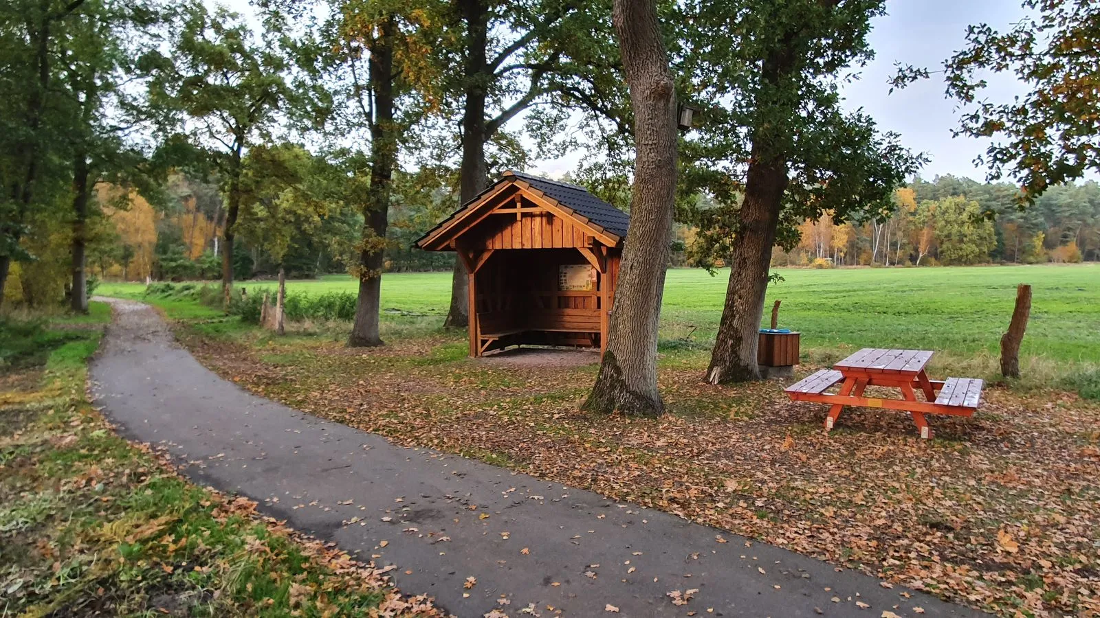 Photo showing: Rest area at the Grimmsmoorbach