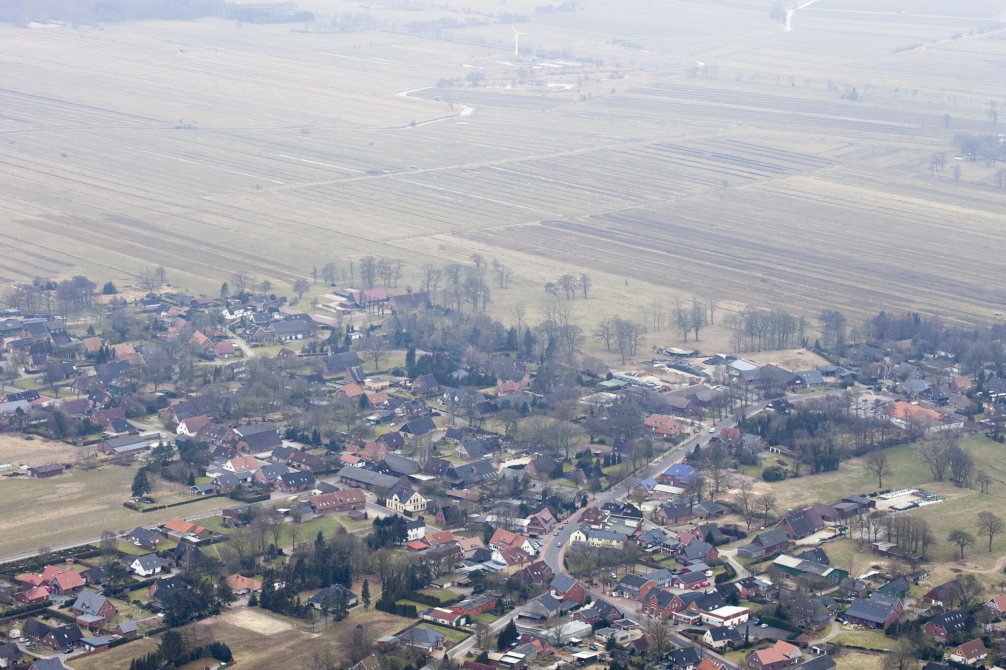 Photo showing: Luftaufnahme: Osterwanna, im Hintergrund die Emmelke