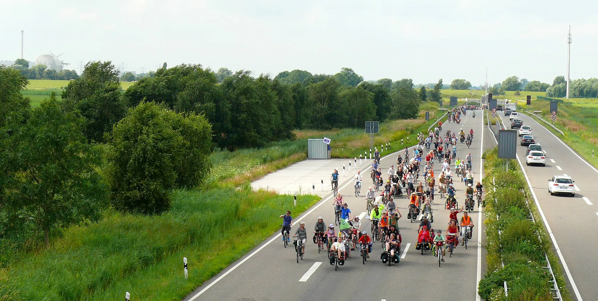 Photo showing: Fahrt der Tour de Natur durch den Wesertunnel bei Dedesdorf.