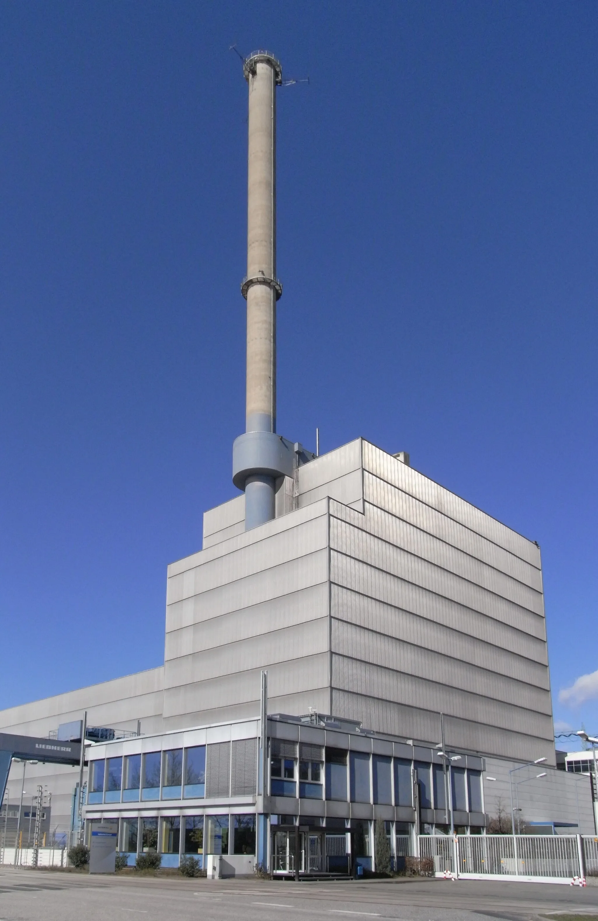 Photo showing: Krümmel nuclear power plant (front view) in Schleswig-Holstein, Germany.