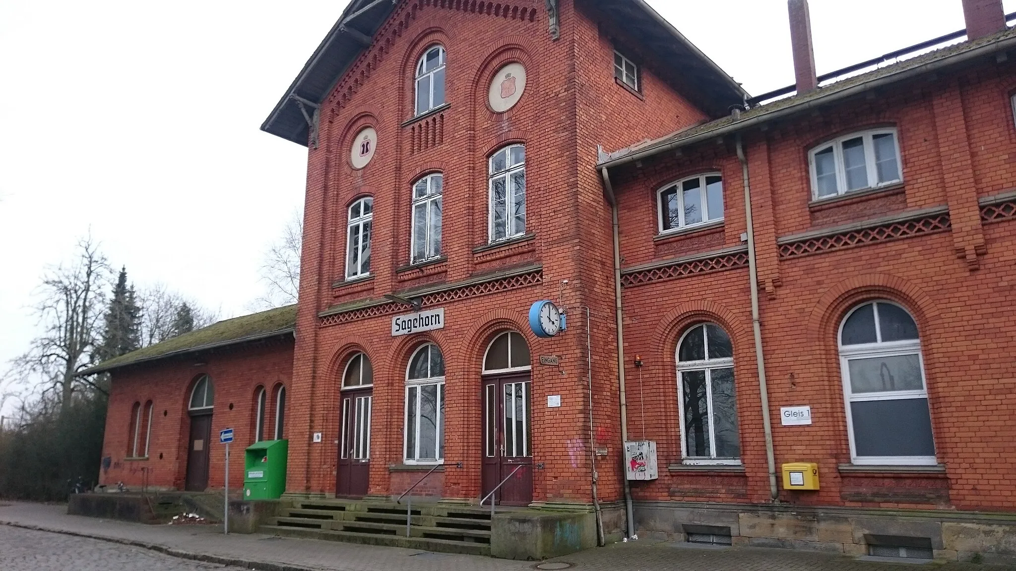 Photo showing: Bahnhof Sagehorn, Blick aufs Bahnhofsgebäude, von der Straße aus