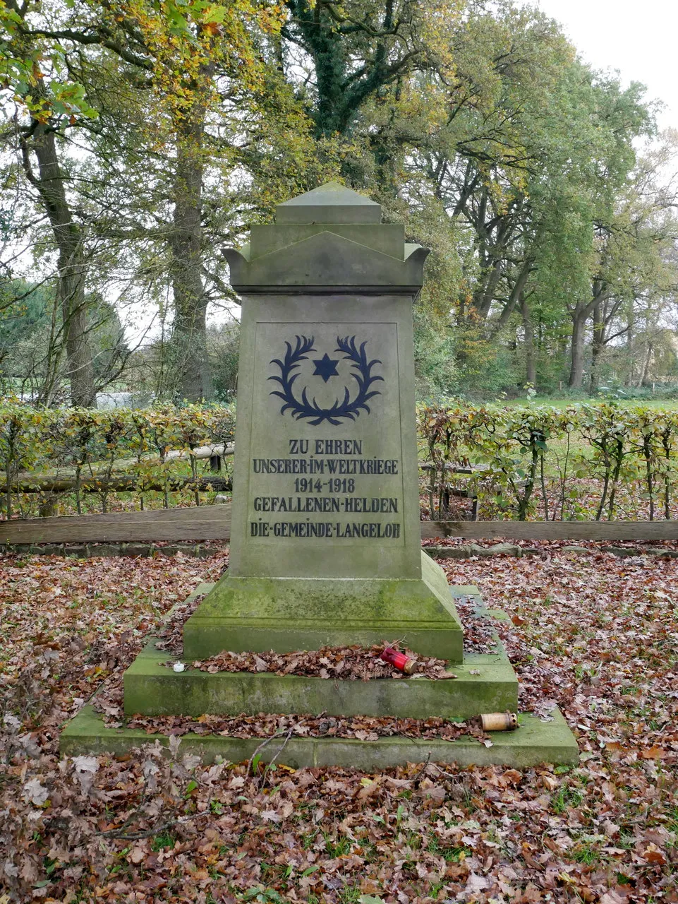 Photo showing: War memorial in Langeloh, Schneverdingen