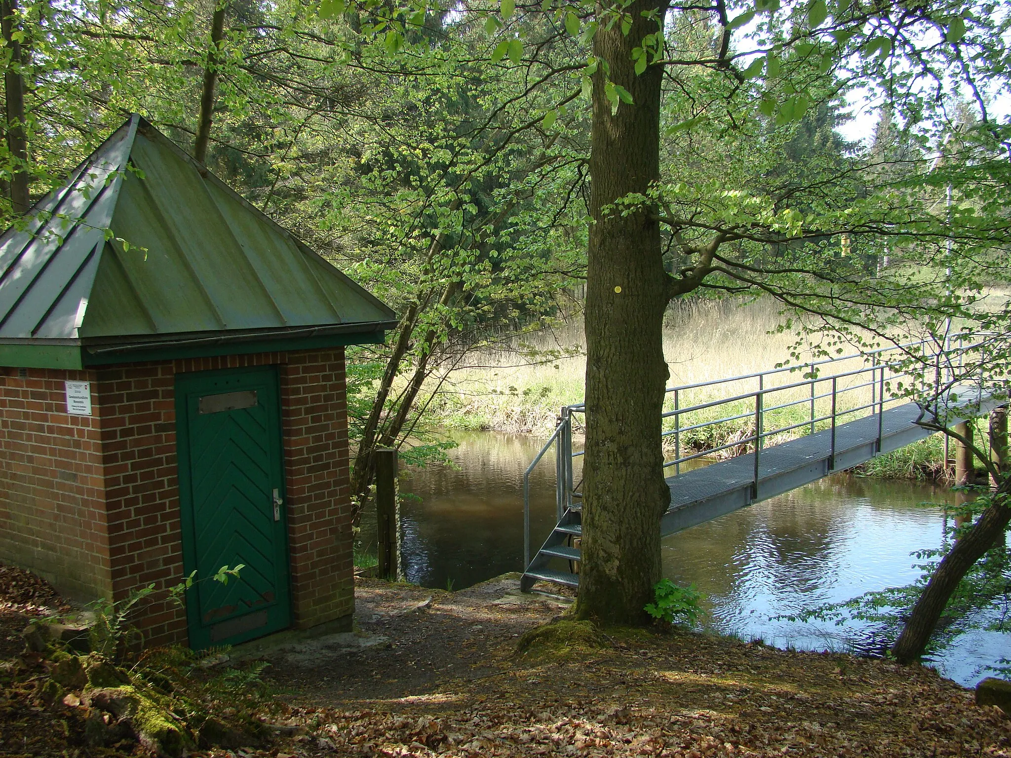 Photo showing: Pegelmessstelle der NLWKN in Feuerschützenbostel (Stadt Bergen), Lower Saxony