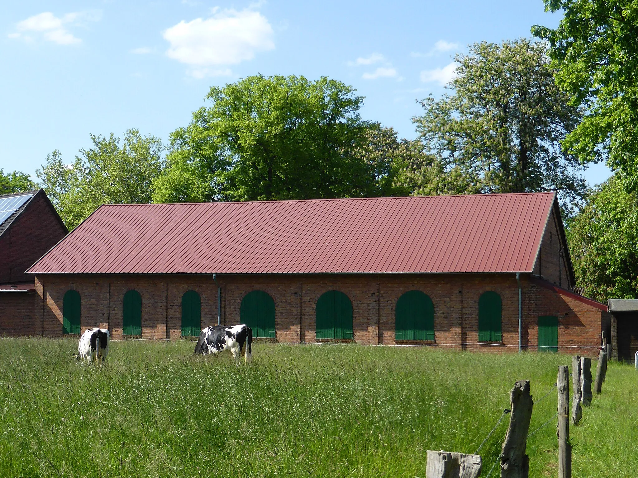 Photo showing: Dorfgemeinschaftshaus in Wollerstorf.