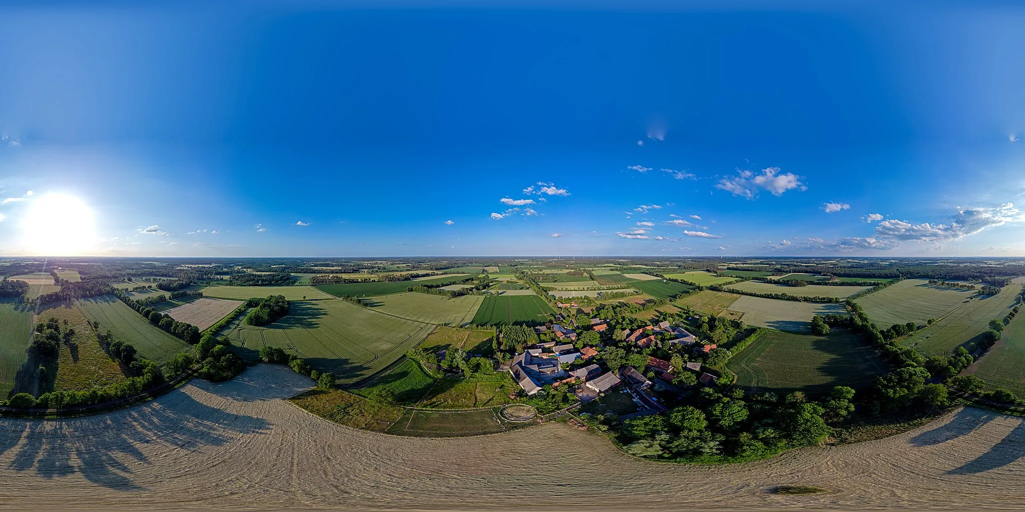 Photo showing: 360°-Kugelpanorama der Gemarkung Krautze (Bildmitte/Start = Osten). Krautze ist ein Ortsteil der Stadt Lüchow (Wendland) im Landkreis Lüchow-Dannenberg.