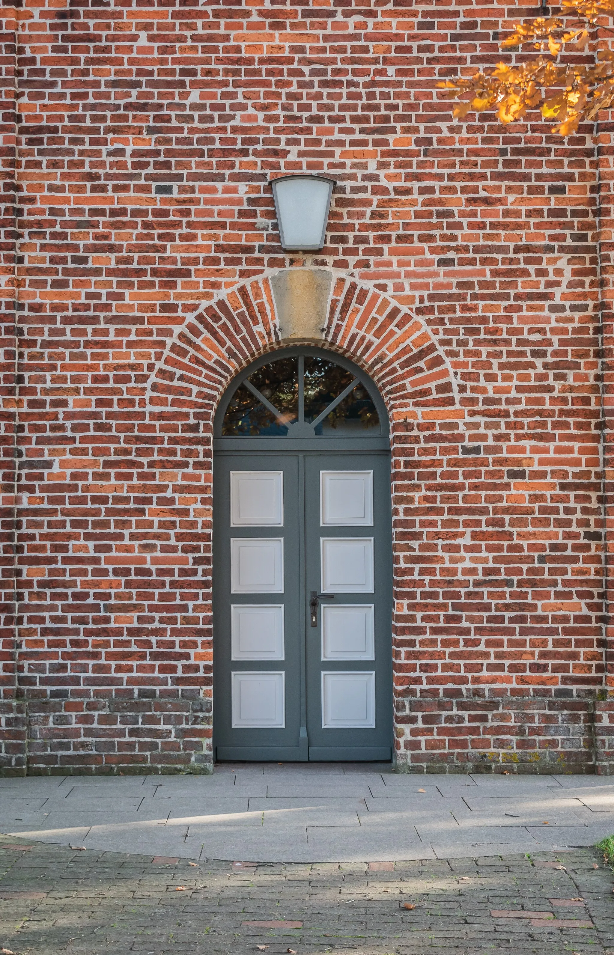 Photo showing: Portal of the Saint Christopher church in Ottersberg, Lower Saxony, Germany