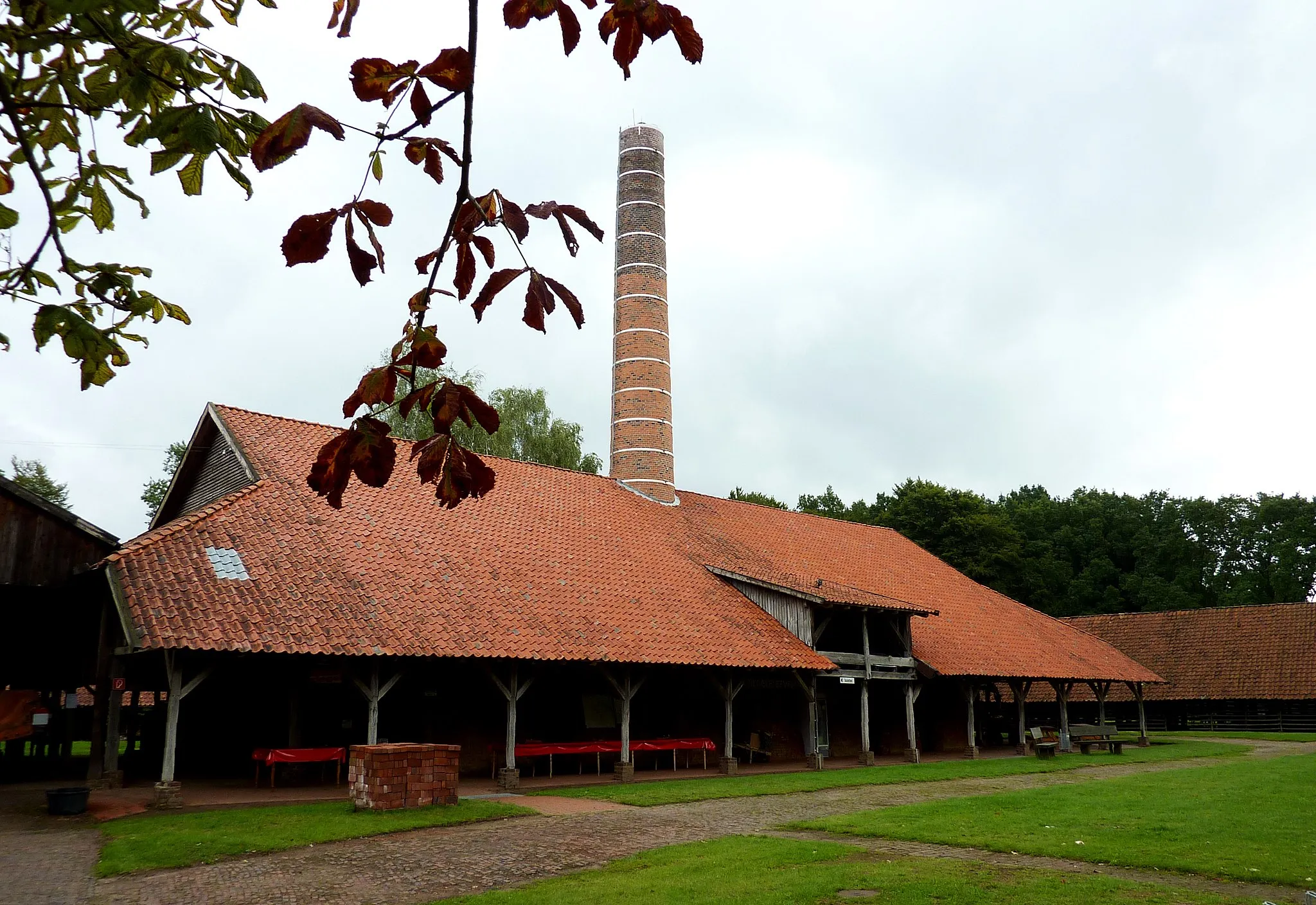 Photo showing: Ziegelei der Familie Pape in Bevern (Bremervörde). Aktiv von 1840 bis 1973. Anlage unter Denkmalschutz seit 1976. Von Mai bis September ist die gesamte Anlage jeden Sonntag von 14 bis 17 Uhr geöffnet.