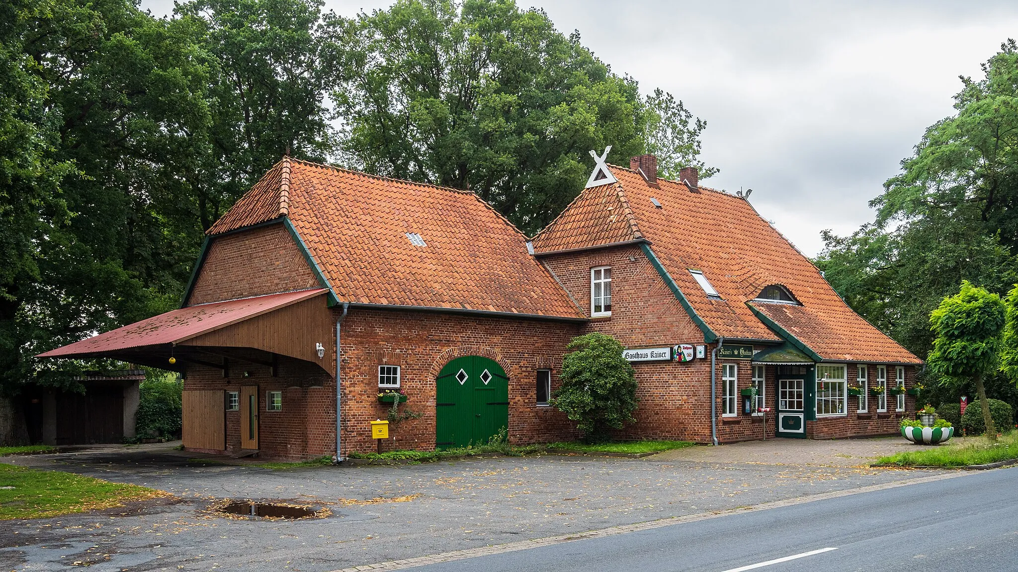Photo showing: Gasthaus Kaiser in Hellwege