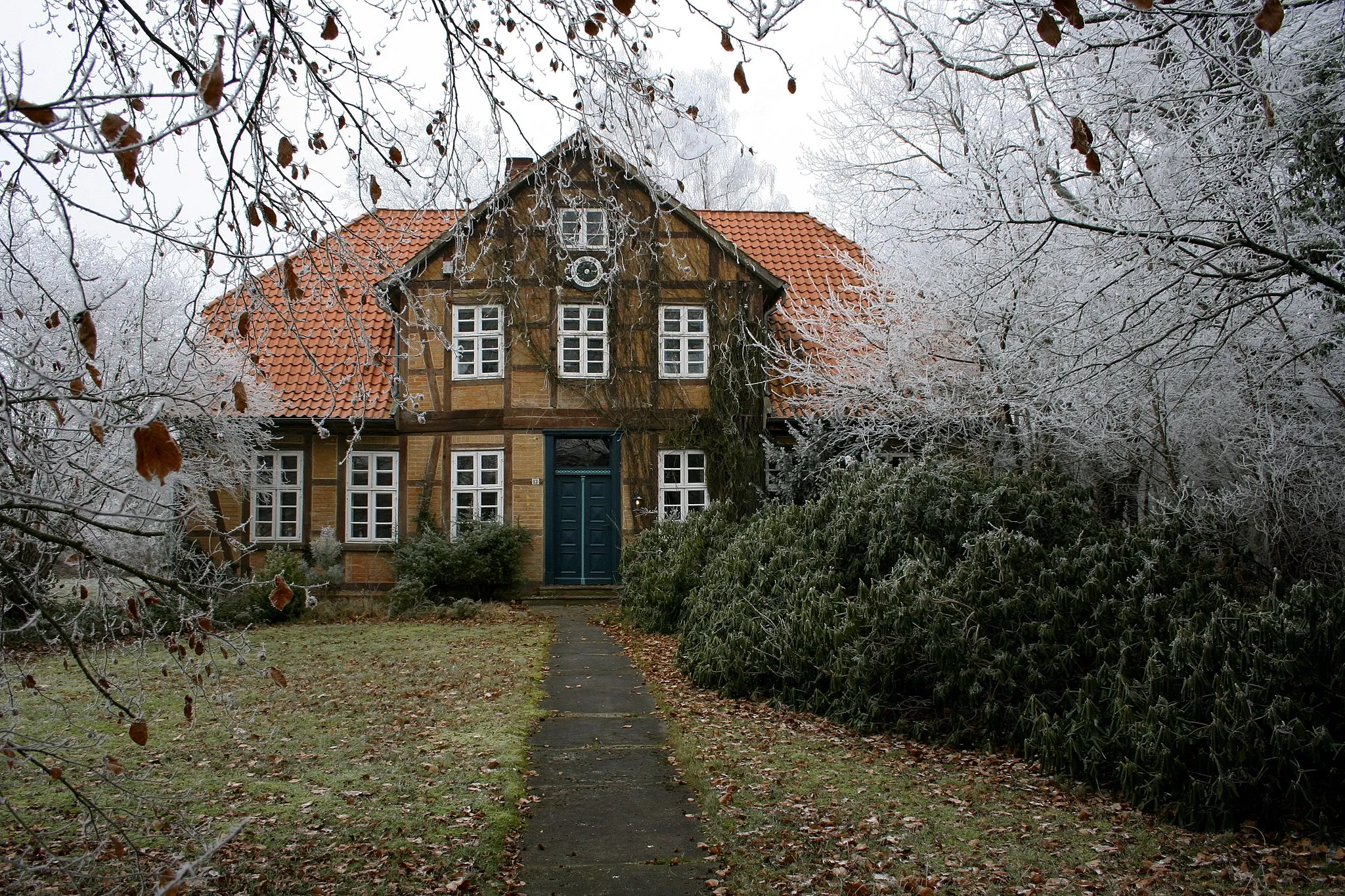 Photo showing: Alte Apotheke Beedenbostel, Gardinenstraße 13, eingetragen in das Verzeichnis der Kulturdenkmale, Bezirksregierung Lüneburg