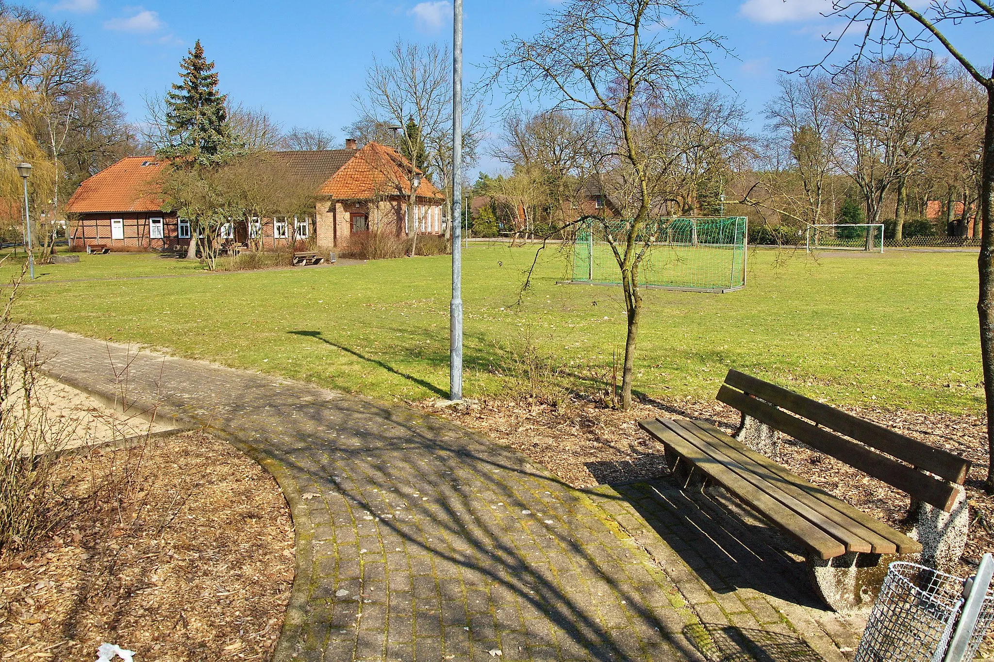 Photo showing: Village hall in the middle of Stedden (Winsen)), Lower Saxony, Germany