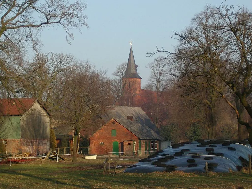 Photo showing: Photo taken by User:Geoz
December 2005

Panorama von Wester-Wanna