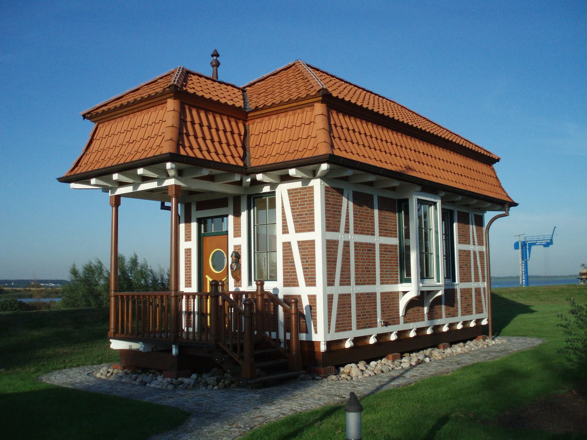 Photo showing: Historic Aumühle signal box on private grounds near Wetterndorf.