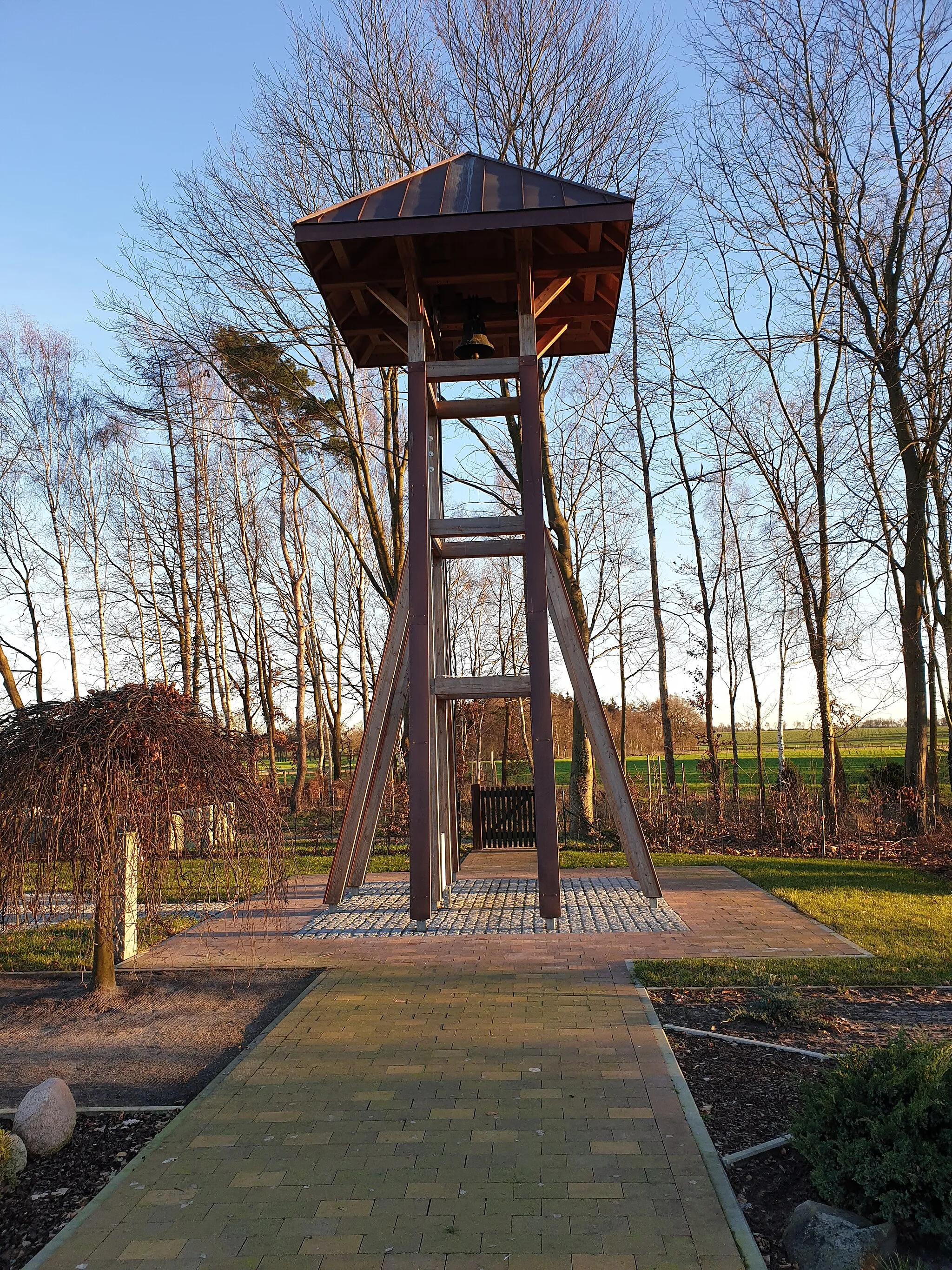 Photo showing: Glockenturm auf dem Friedhof in Malstedt, Gem. Deinstedt, Landkreis Rotenburg (Wümme)