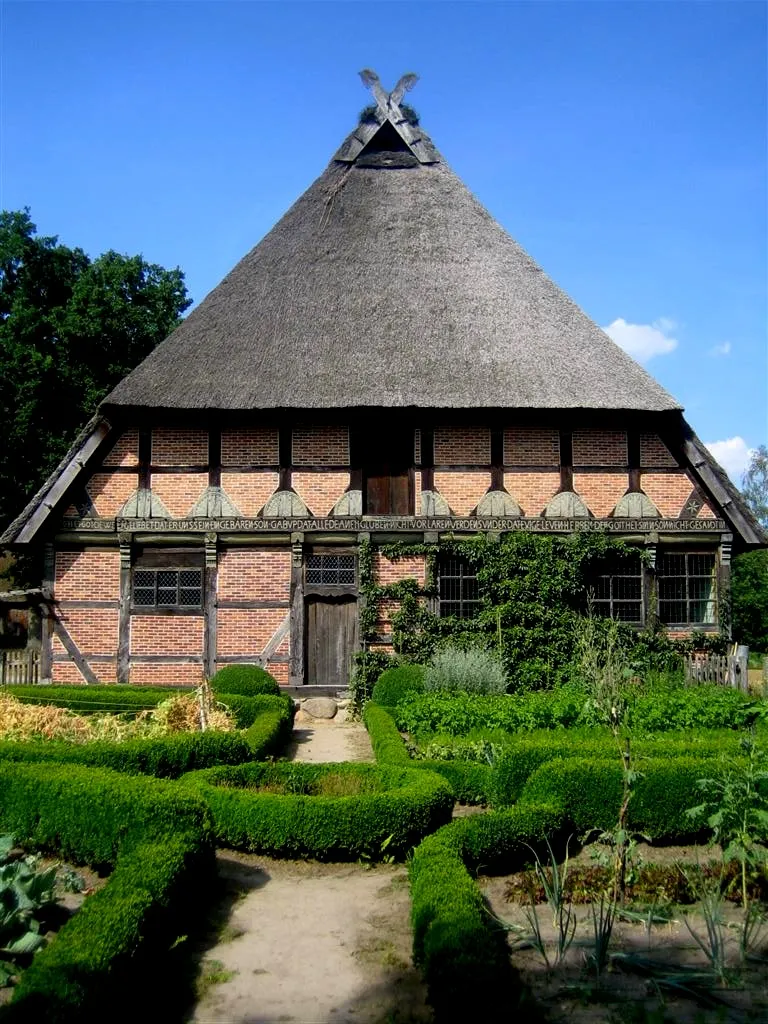 Photo showing: Haupthaus des Brümmerhofs im Museumsdorf Hösseringen.