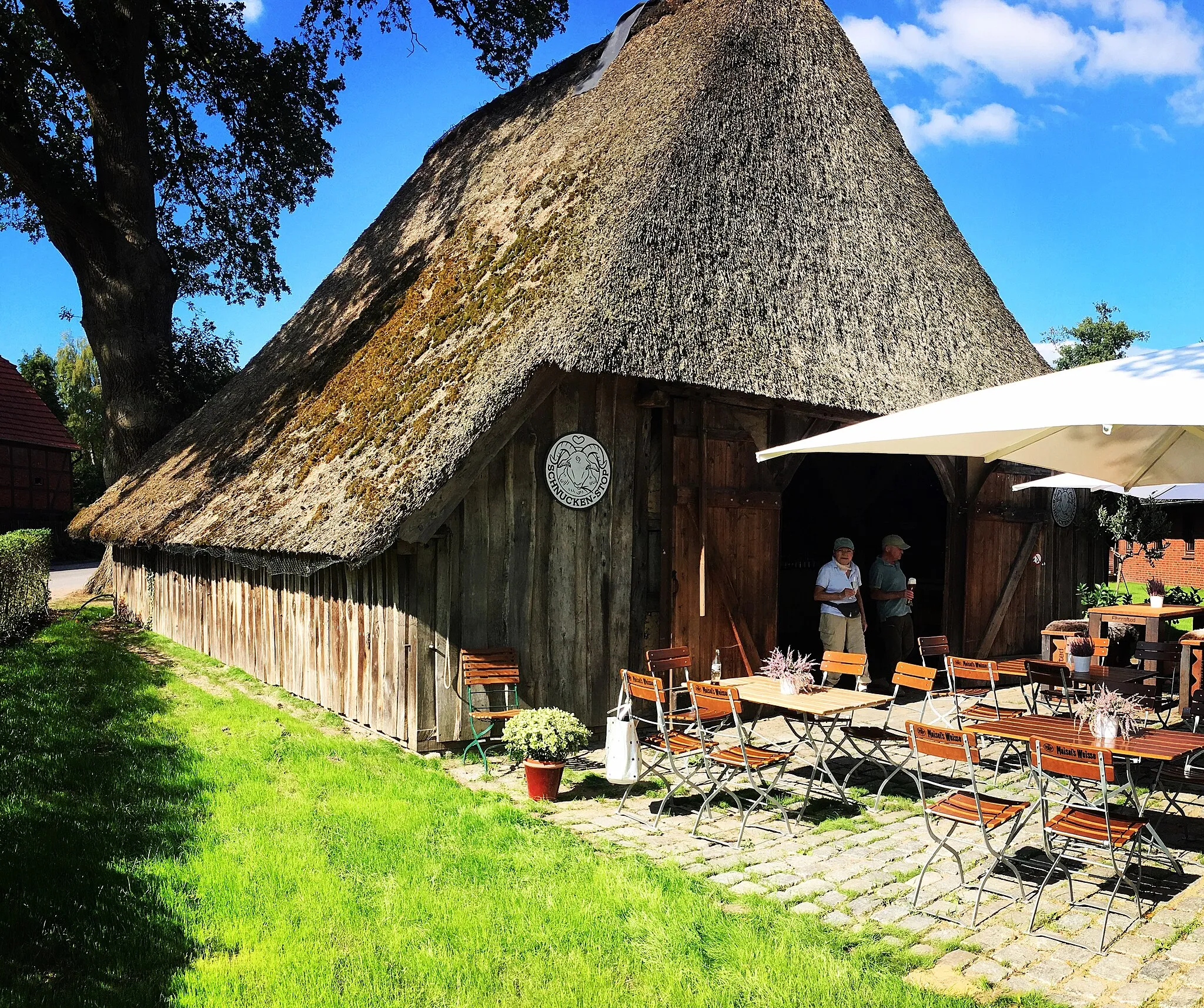 Photo showing: Cafe "Schnucken-Stop" in dem historischen Heidschnuckenstall in Undeloh