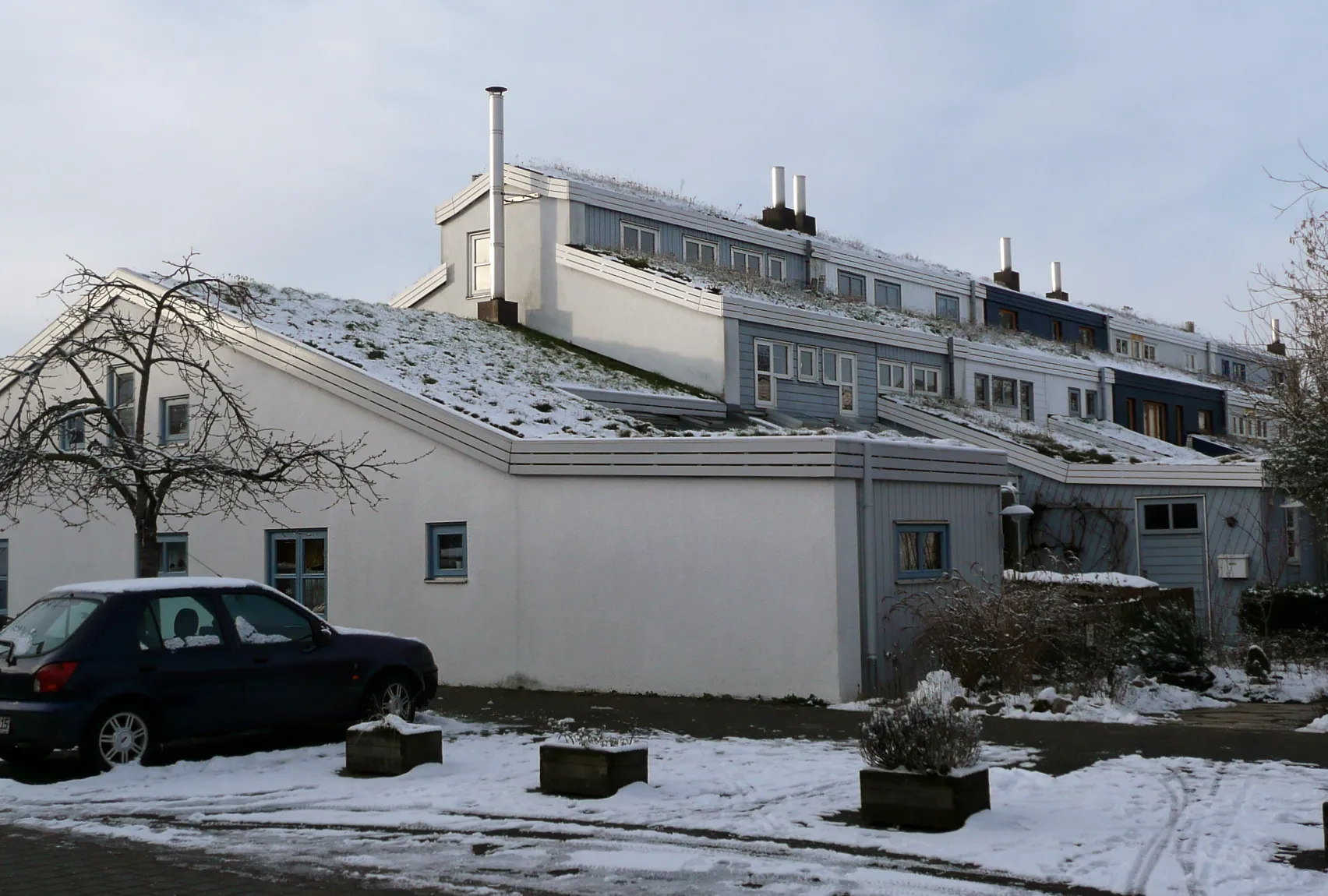 Photo showing: Grasdachsiedlung in Lahe