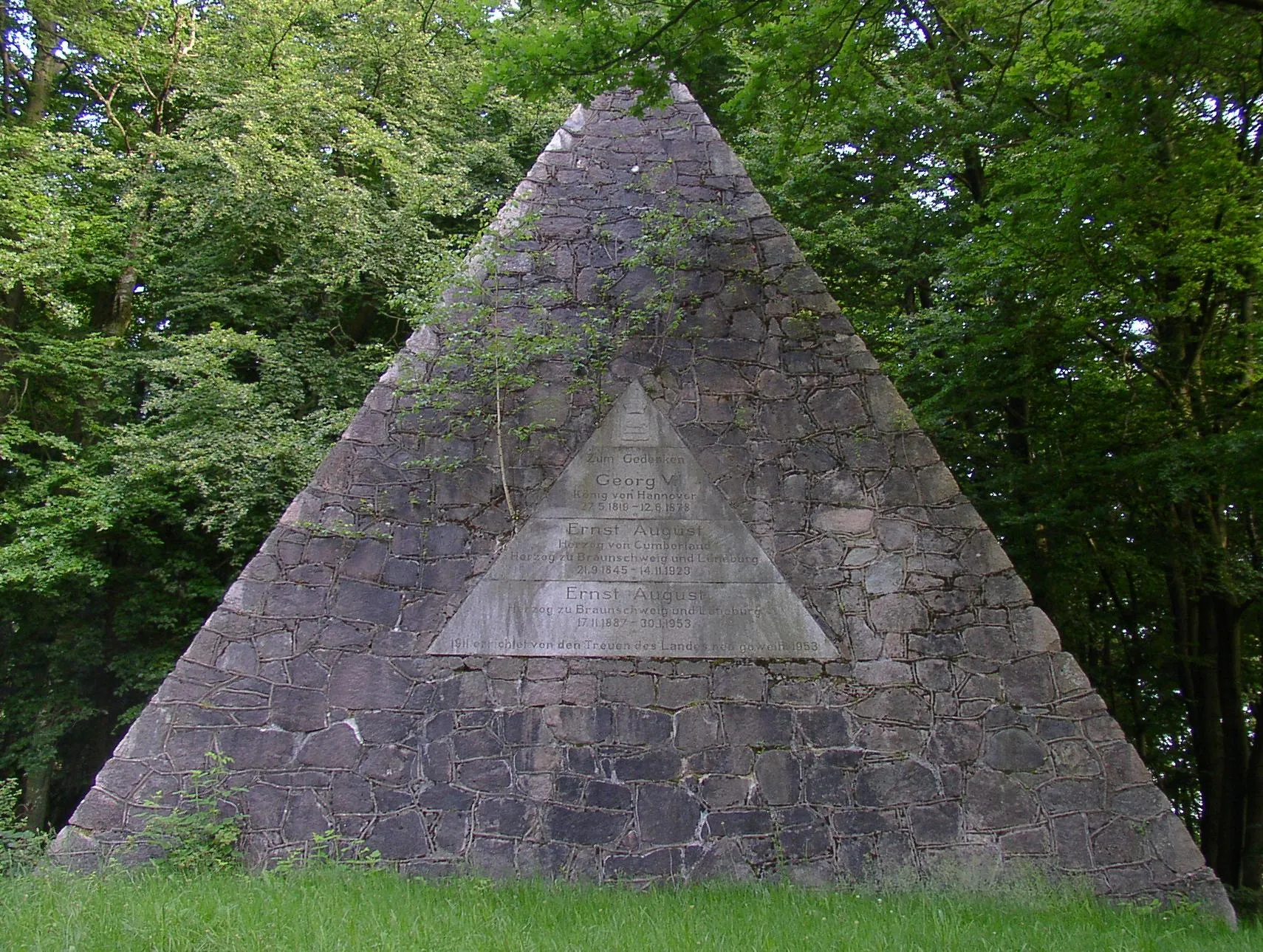 Photo showing: Memorial in Rosengarten-Emsen in Lower Saxony, Germany