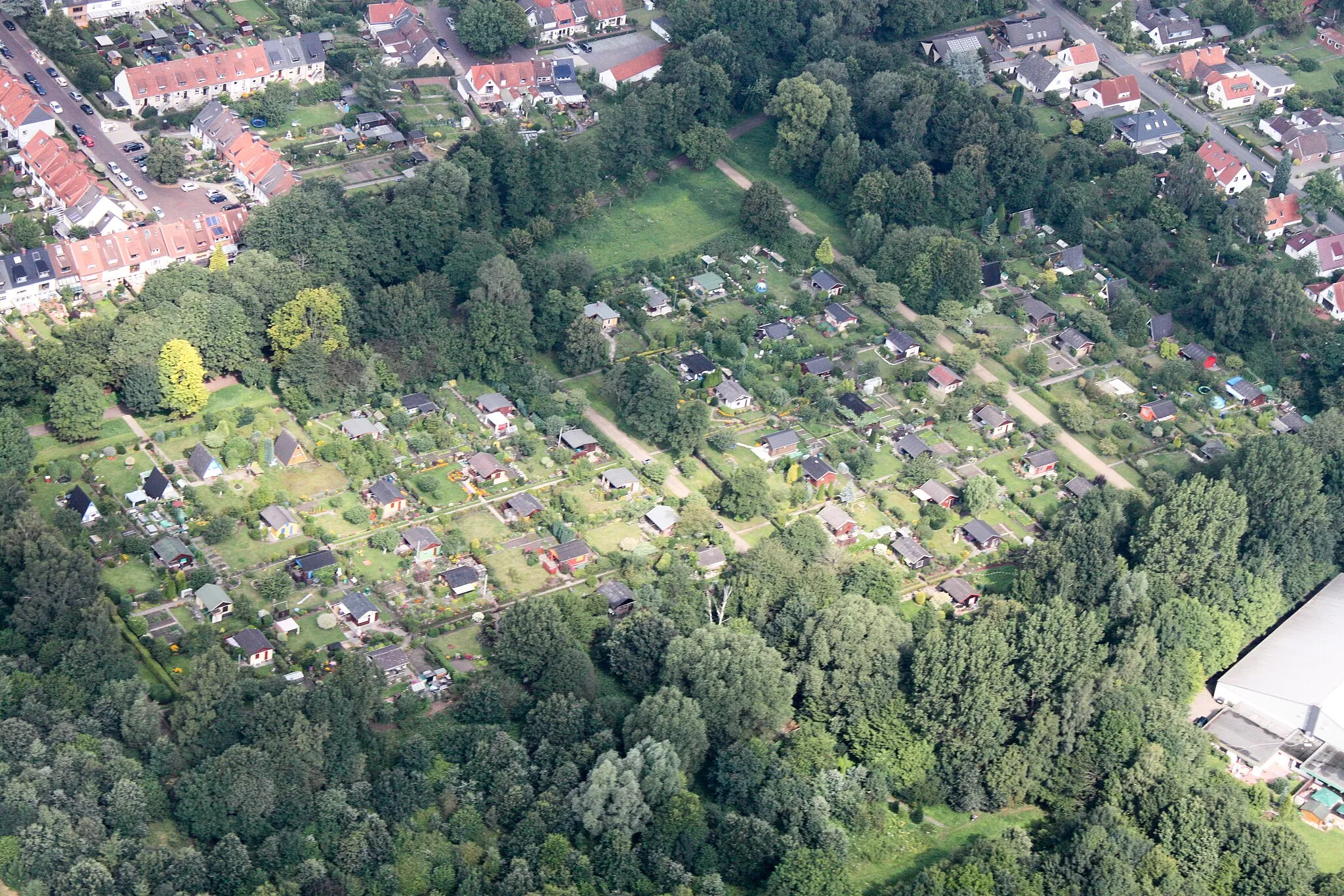 Photo showing: Fotoflug: von Flughafen Ganderkesee - Ganderkesee Stadt - Hasportsee - Roland Center - Grollaner See - Airport Bremen (identische Bildbeschreibung für File:2012-08-08-fotoflug-bremen zweiter flug 0001.JPG bis File:2012-08-08-fotoflug-bremen zweiter flug 0100.JPG