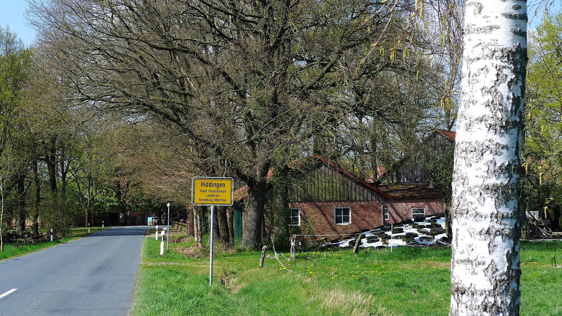 Photo showing: Ortseingang von Hiddingen (Visselhövede) mit Ortstafel Zeichen 310.