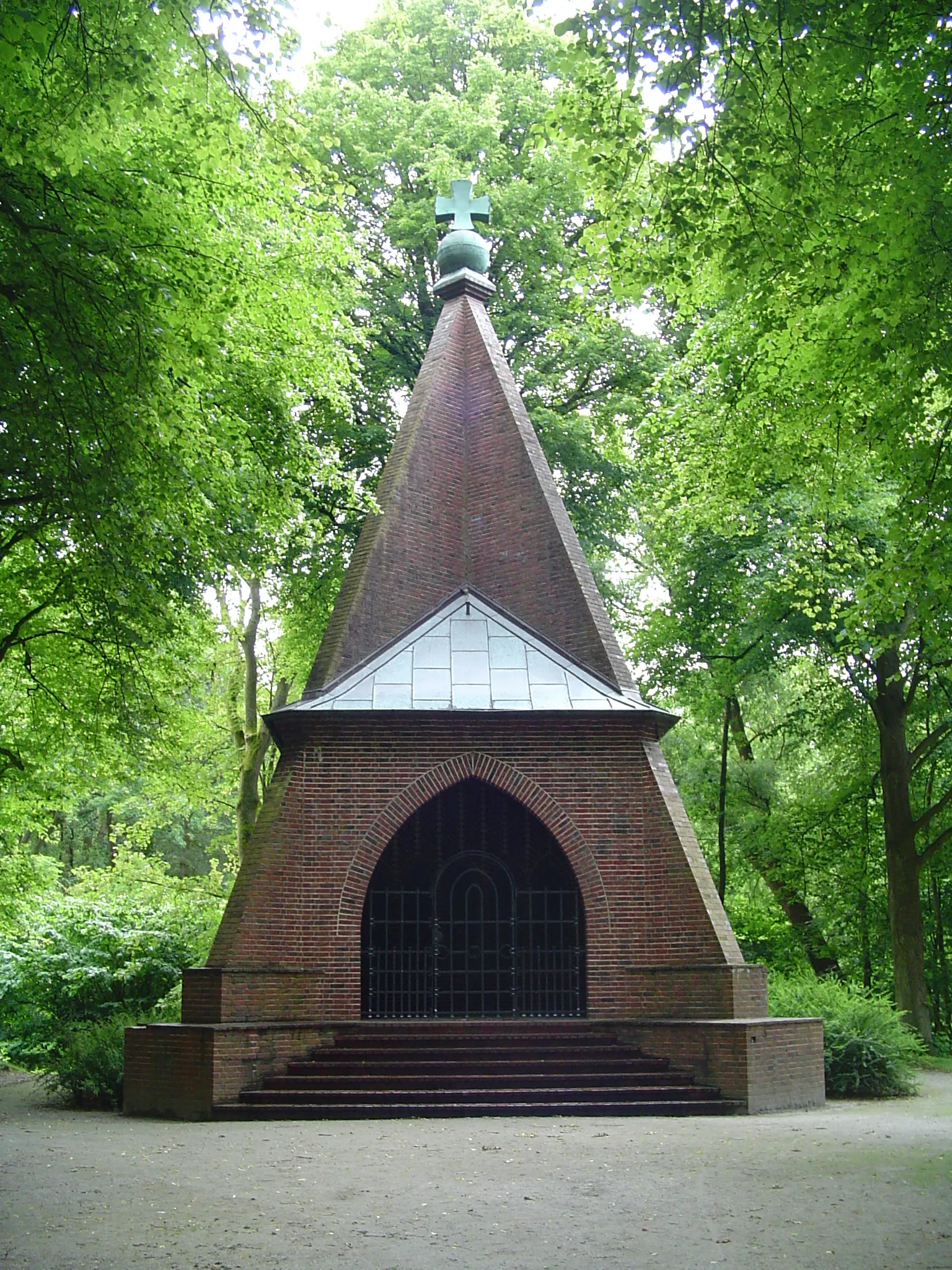 Photo showing: Das Kriegerehrenmal zum Gedenken an die Gefallenen des Ersten Weltkrieges im Schlosspark Ritzebüttel