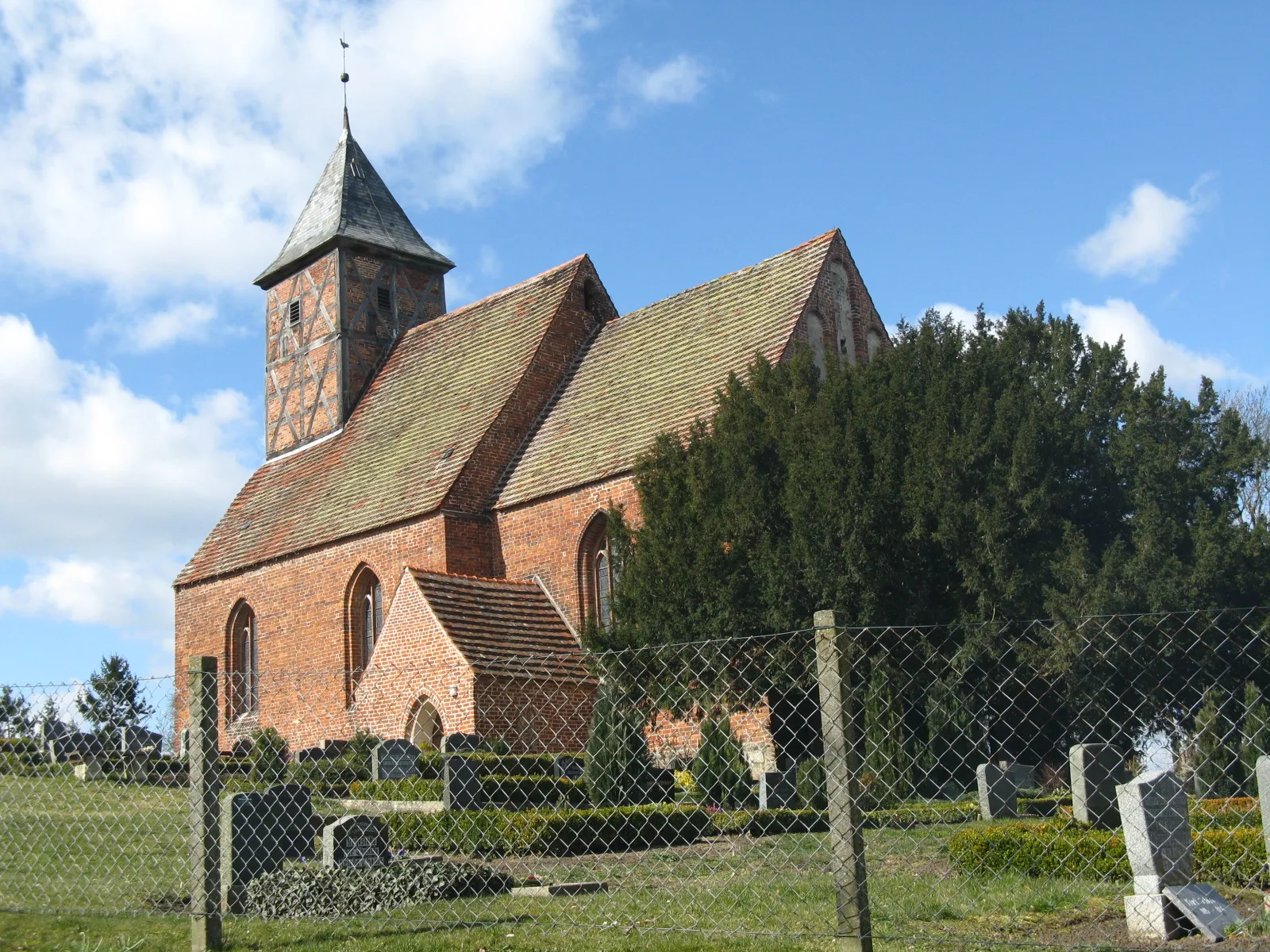 Photo showing: Church in Woosten, Germany