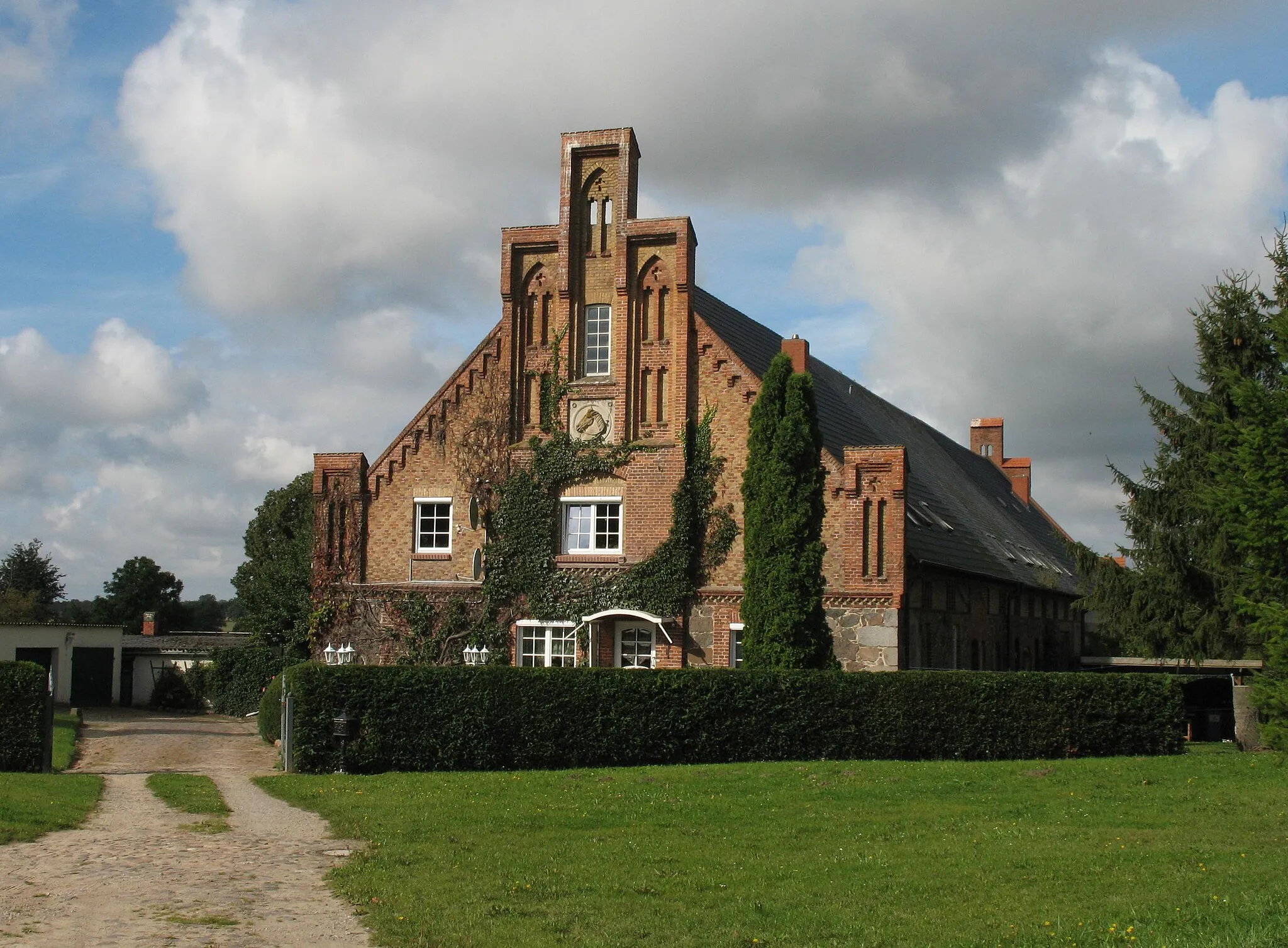 Photo showing: Building in Schwasdorf-Poggelow in Mecklenburg-Western Pomerania, Germany