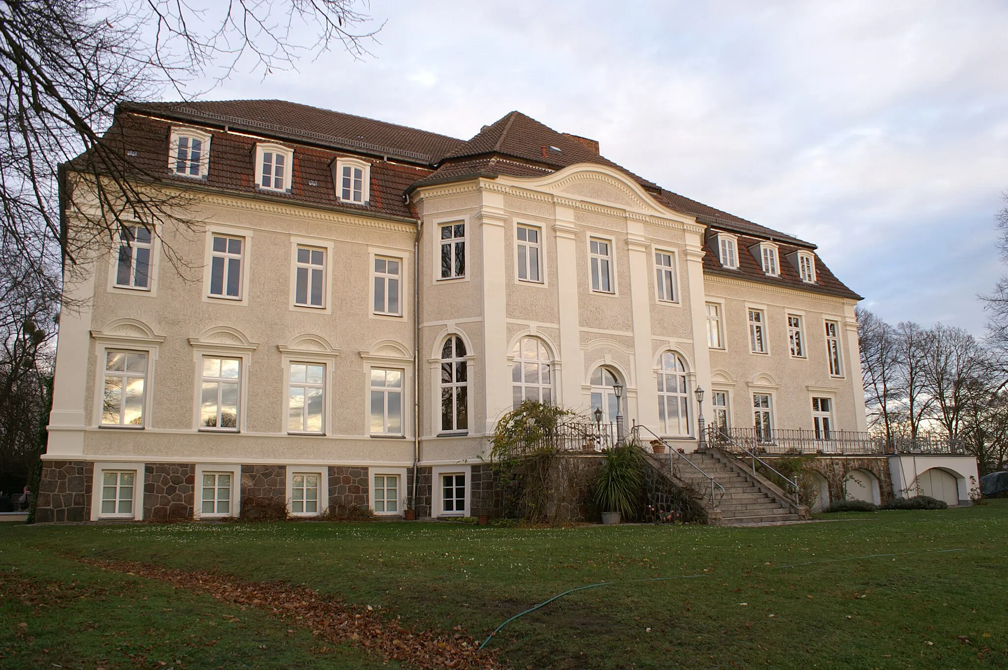 Photo showing: Zinzow, Gemeinde Boldekow, Herrenhaus, Parkseite