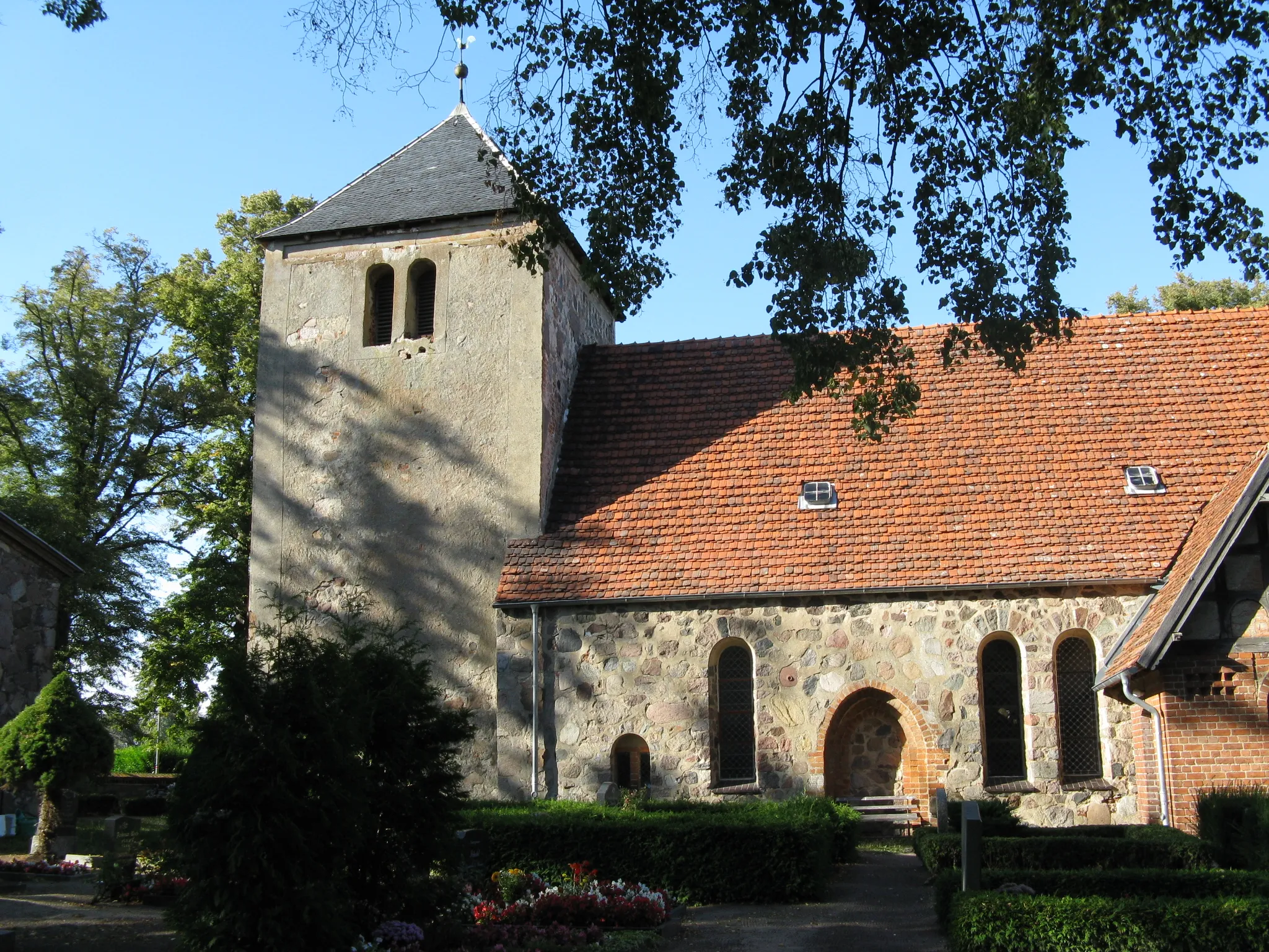 Photo showing: Church in Groß Dratow, disctrict Mecklenburgische Seenplatte, Mecklenburg-Vorpommern, Germany