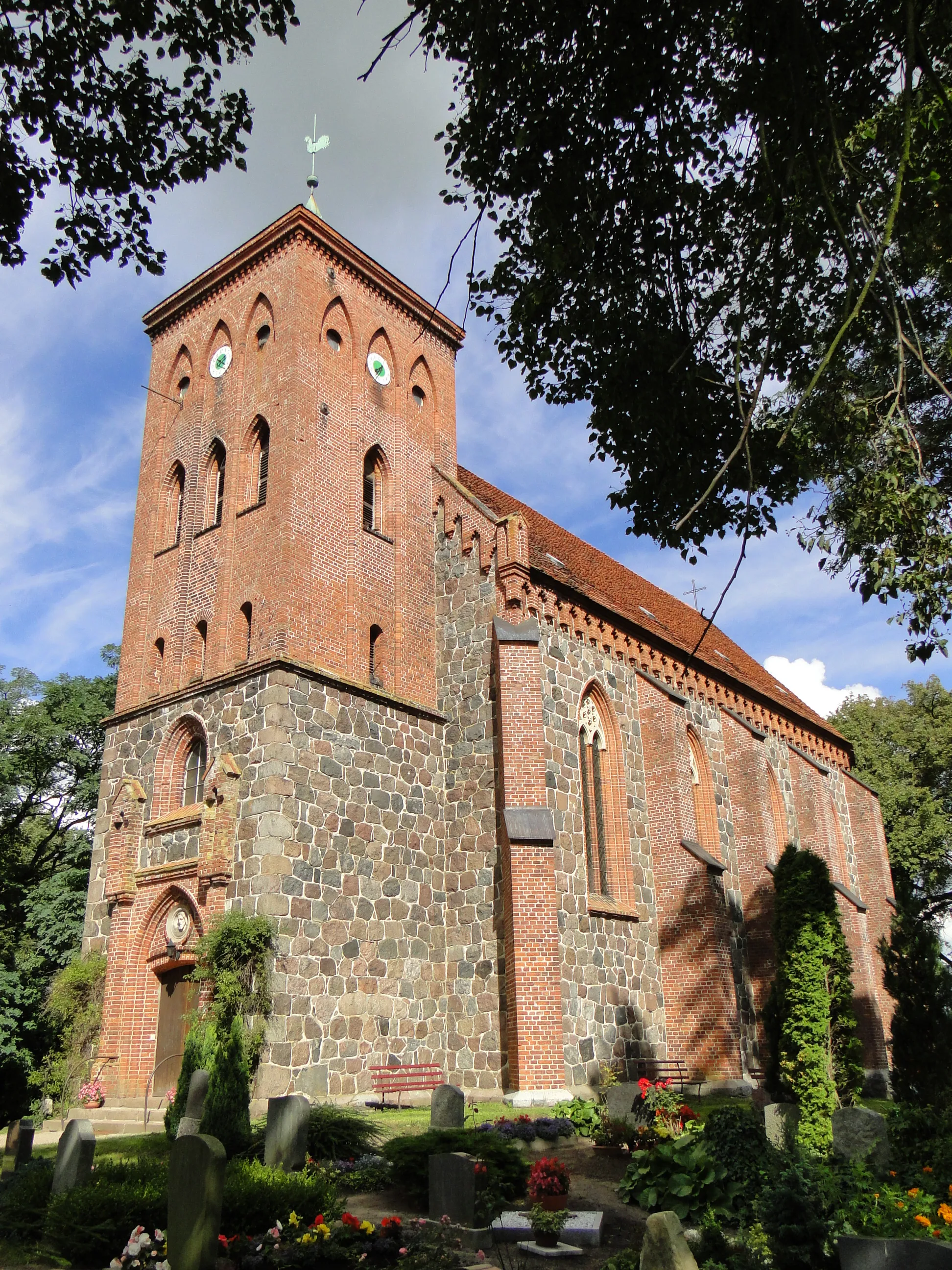 Photo showing: Church in Peckatel, district Mecklenburg-Strelitz, Mecklenburg-Vorpommern, Germany