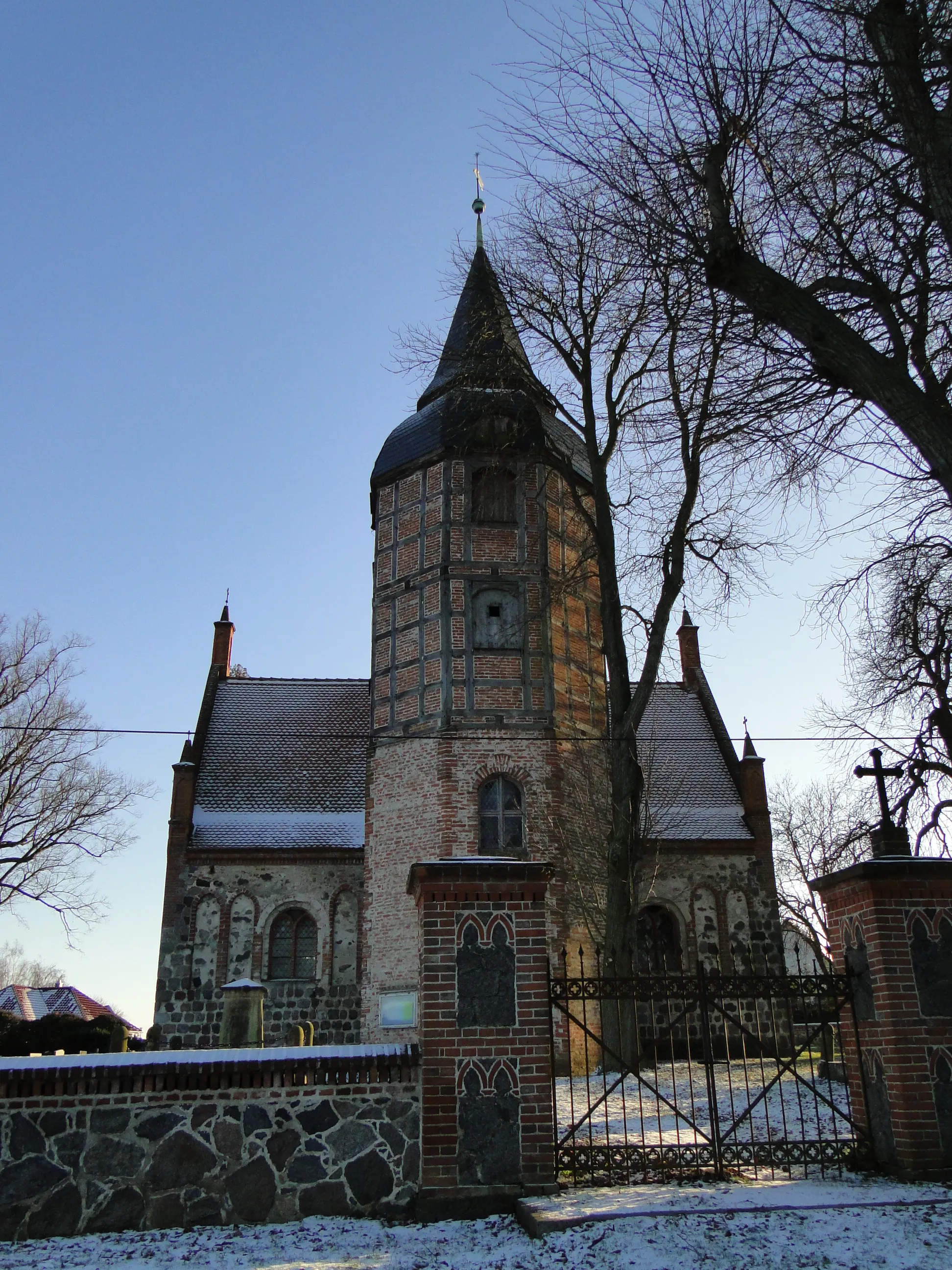 Photo showing: Church in Galenbeck, district Mecklenburg-Strelitz, Mecklenburg-Vorpommern, Germany