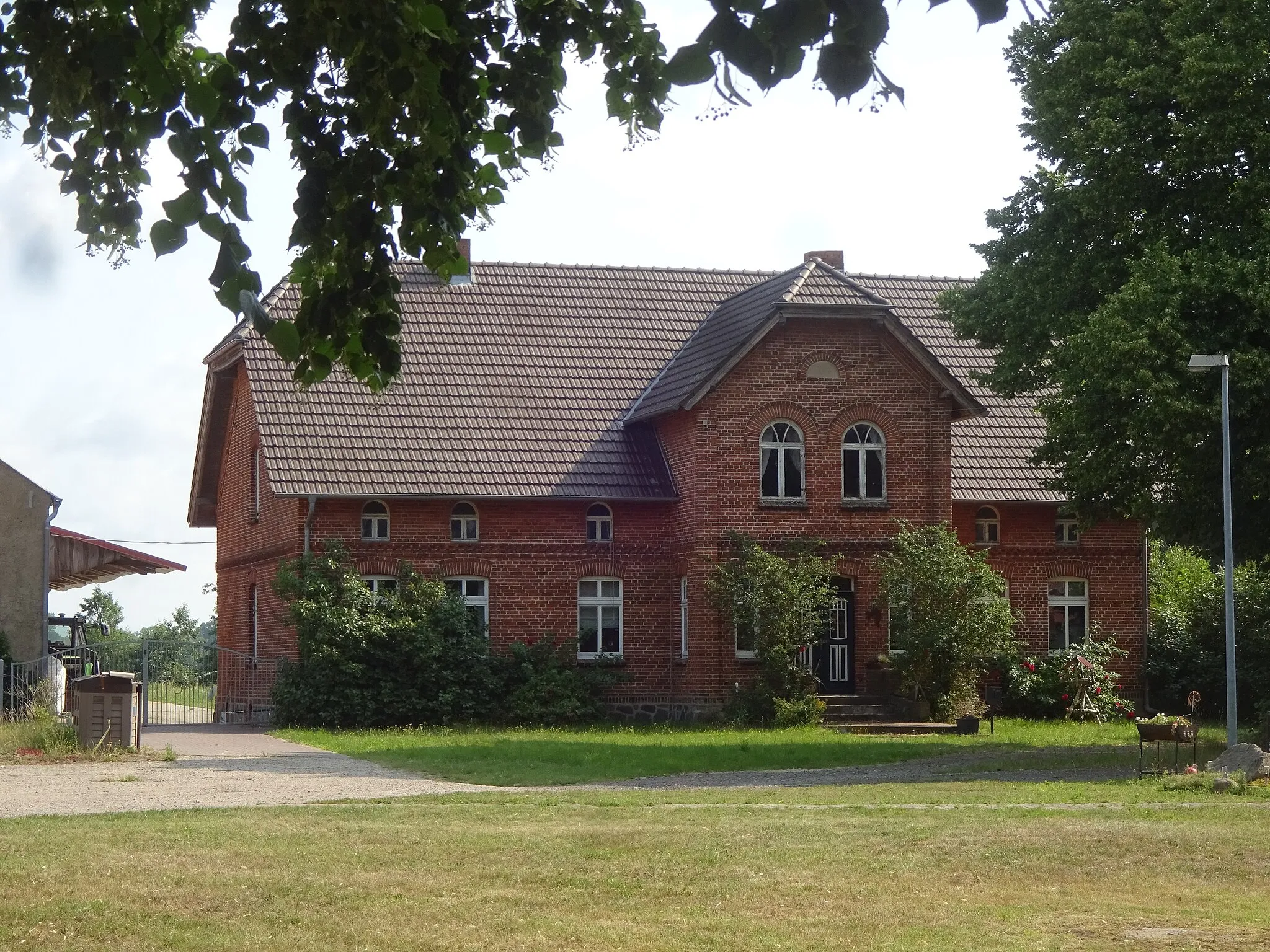 Photo showing: Stresendorf ist ein Ortsteil der Gemeinde Ziegendorf im Landkreis Ludwigslust-Parchim in Mecklenburg-Vorpommern.