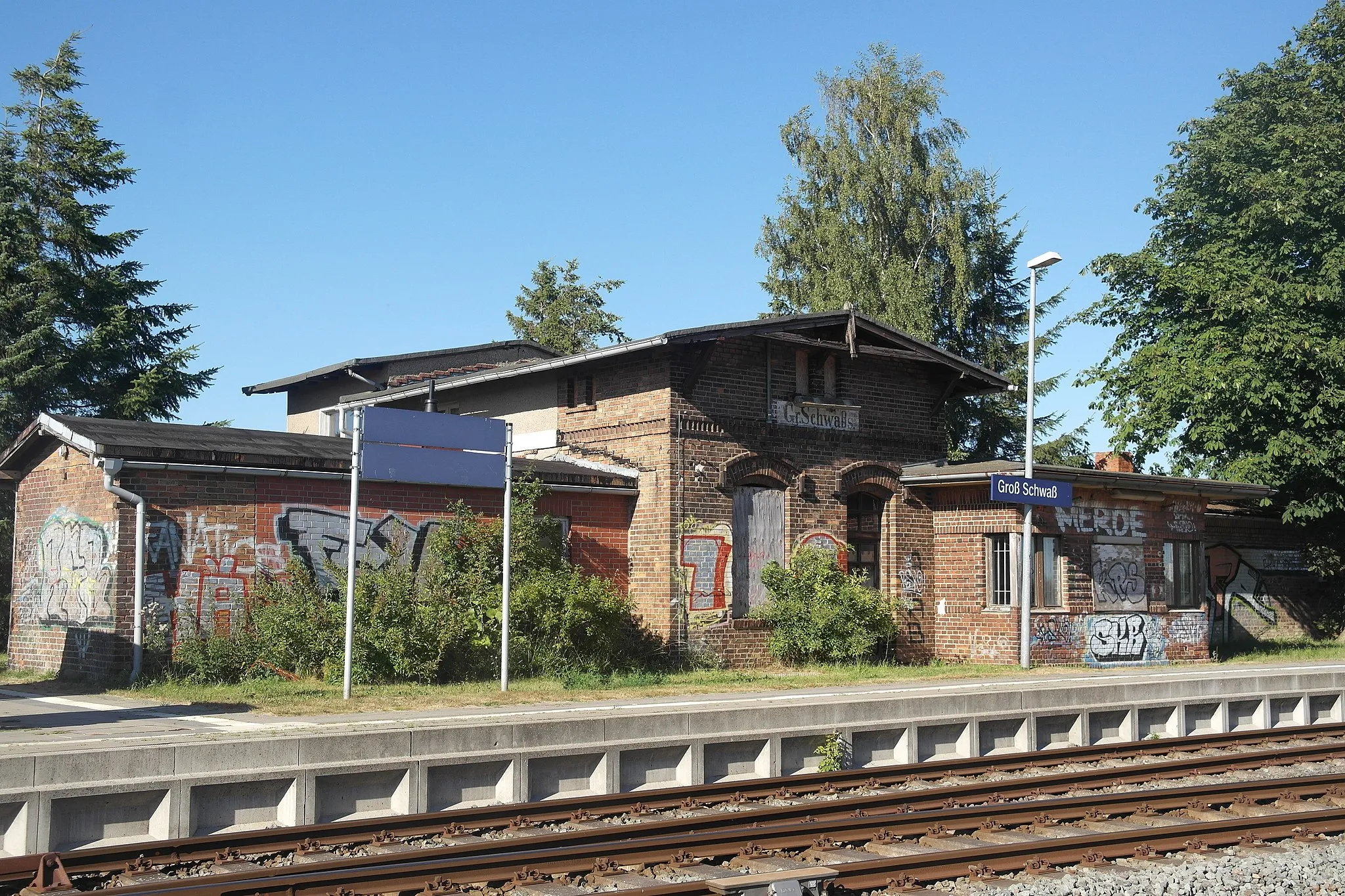 Photo showing: Bahnhof Groß Schwaß, denkmalgeschützt