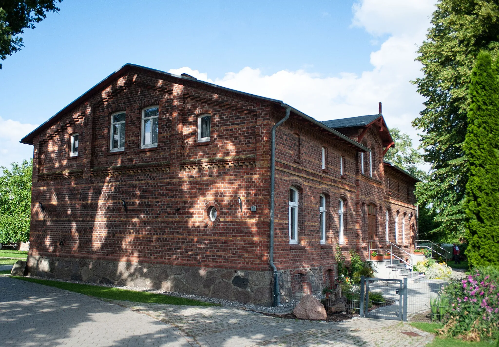 Photo showing: Wohnhaus des Bauernhofs im Heideweg 11 in Klein Stove.