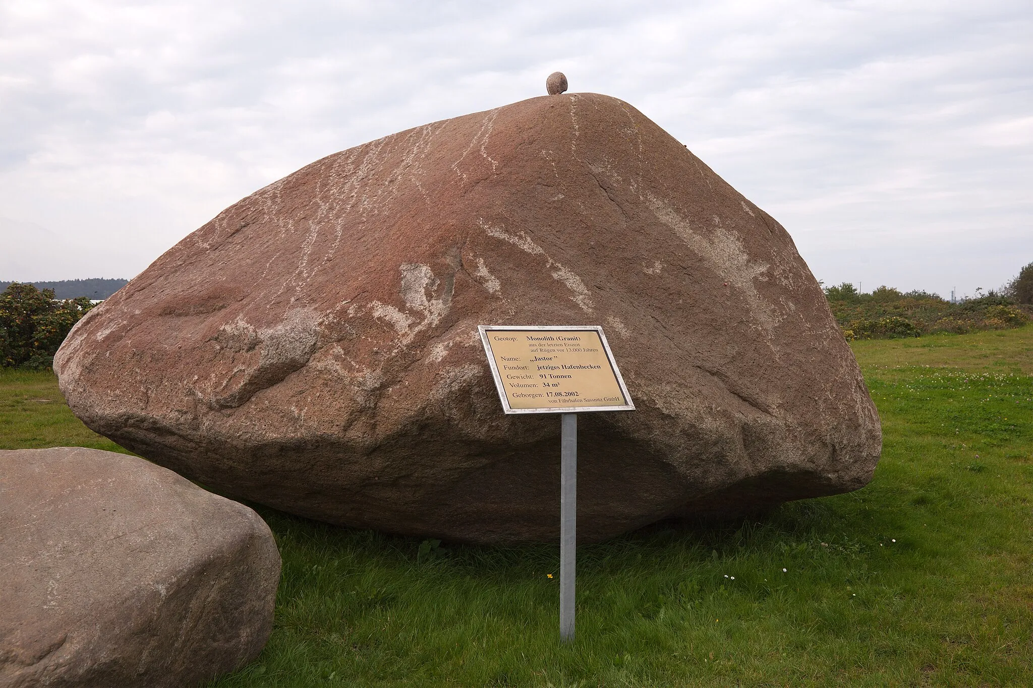 Photo showing: Jastor (Glacial erratic near Sassnitz, Rügen Island, Germany)