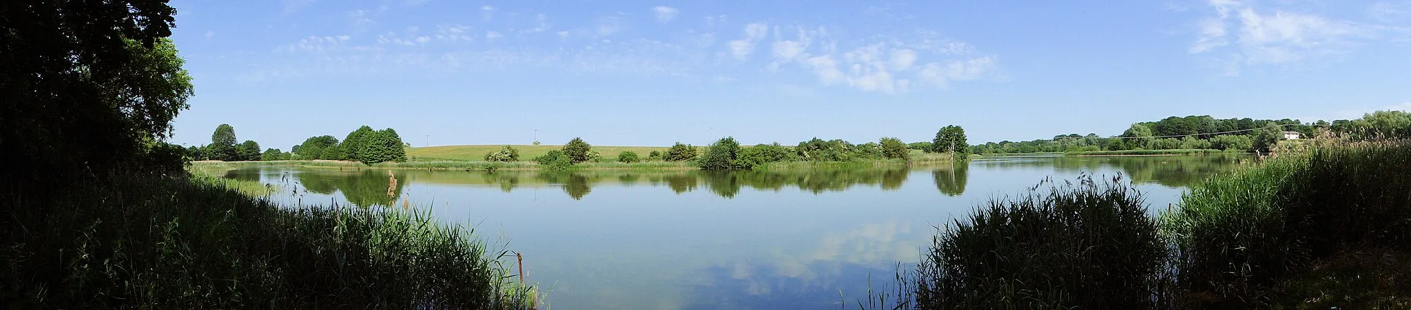 Photo showing: Reservoir near Gottmannsförde (so called Speicher Faulmühle), district Nordwestmecklenburg, Mecklenburg-Vorpommern, Germany