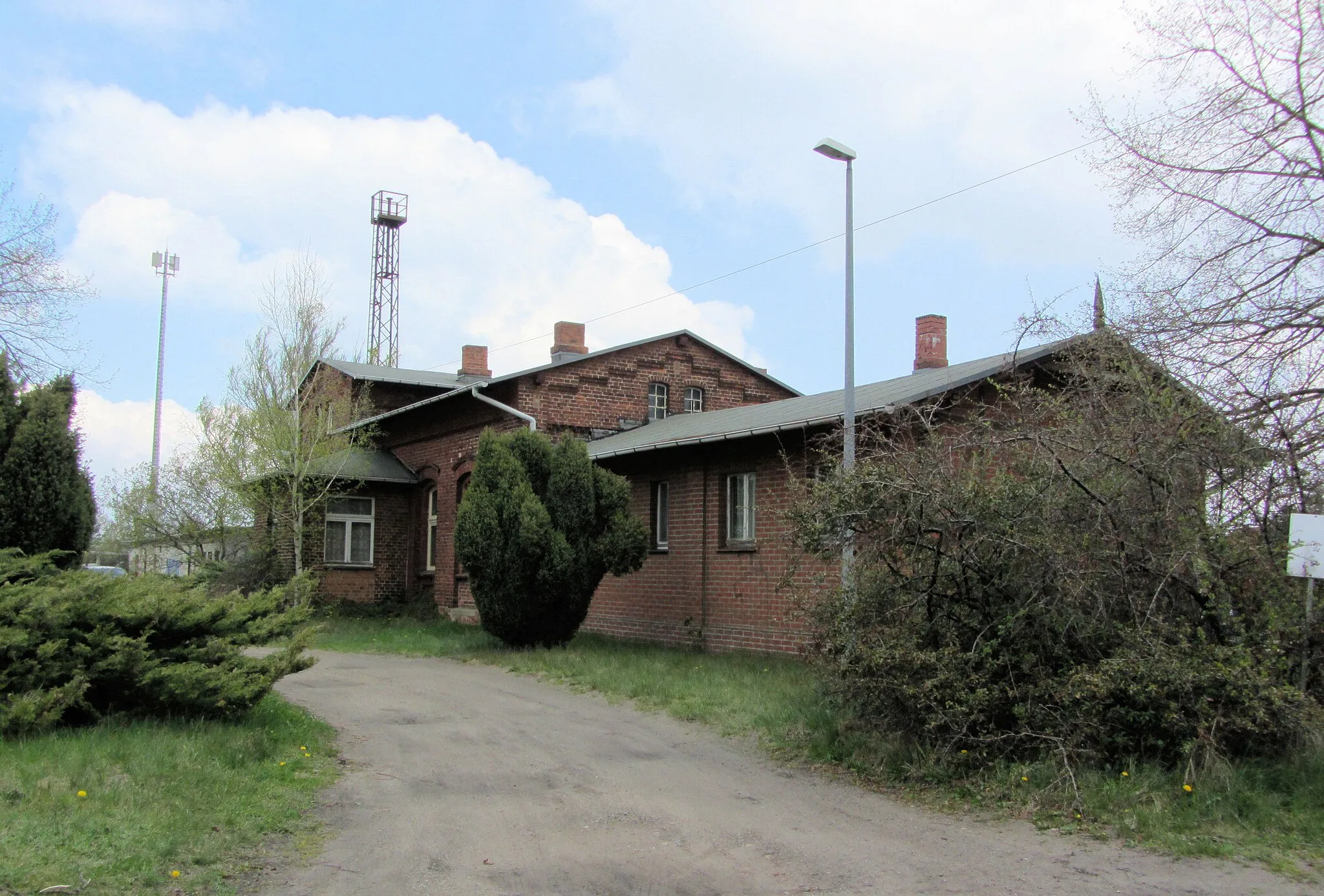 Photo showing: Train station in Rastow, district Ludwigslust-Parchim, Mecklenburg-Vorpommern, Germany