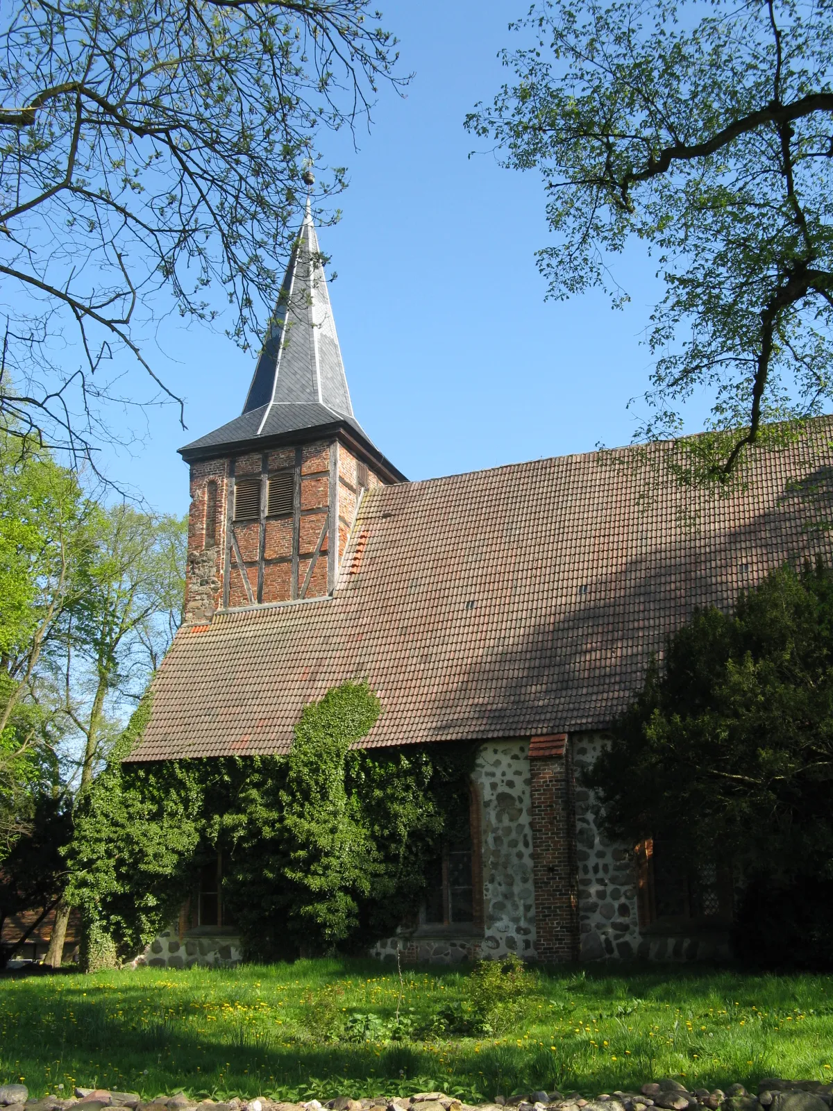 Photo showing: Church in Warsow, Mecklenburg-Vorpommern, Germany