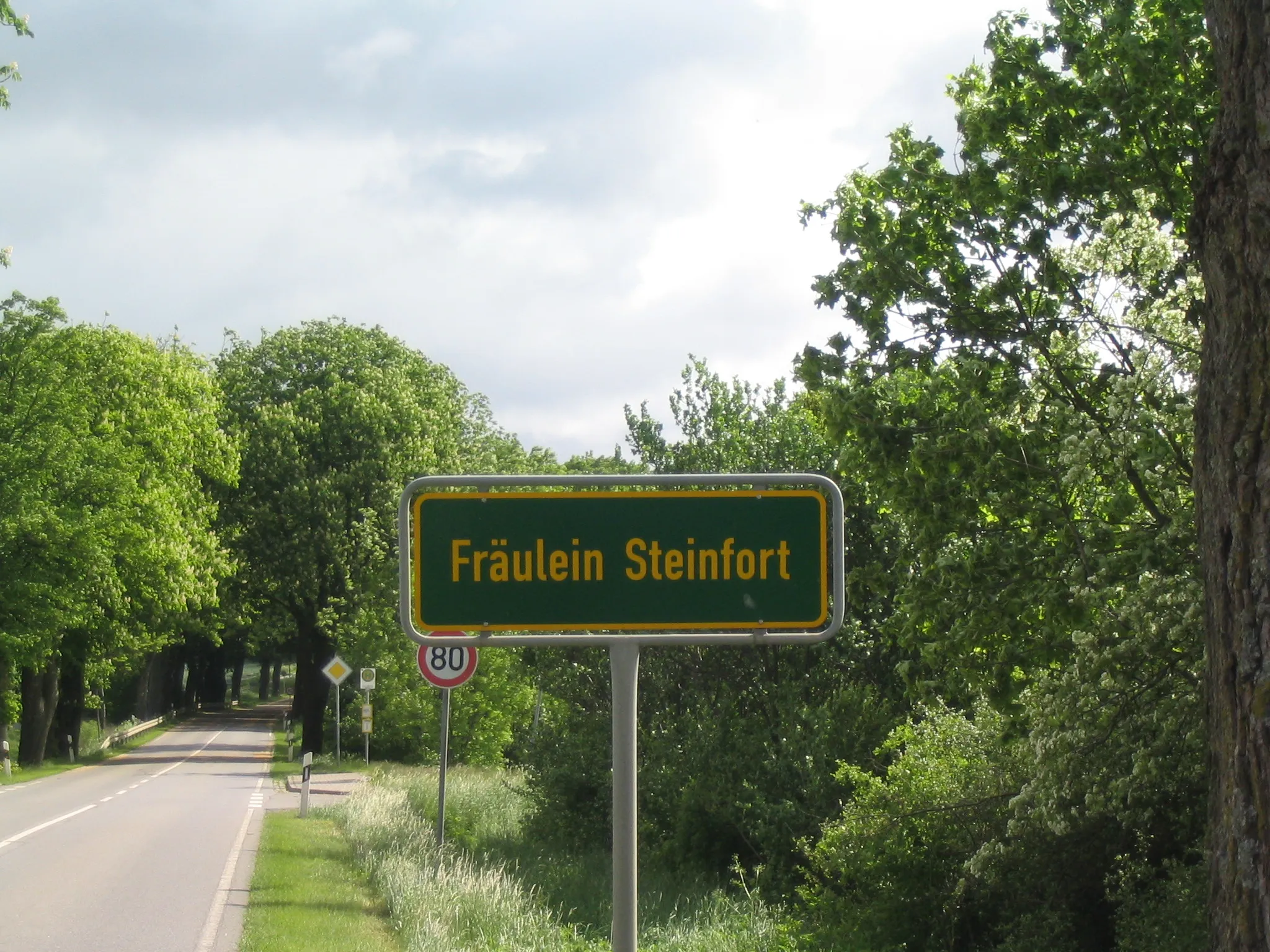 Photo showing: Sign "Fräulein Steinfort" (reads Miss Steinfort but is the name of the village)