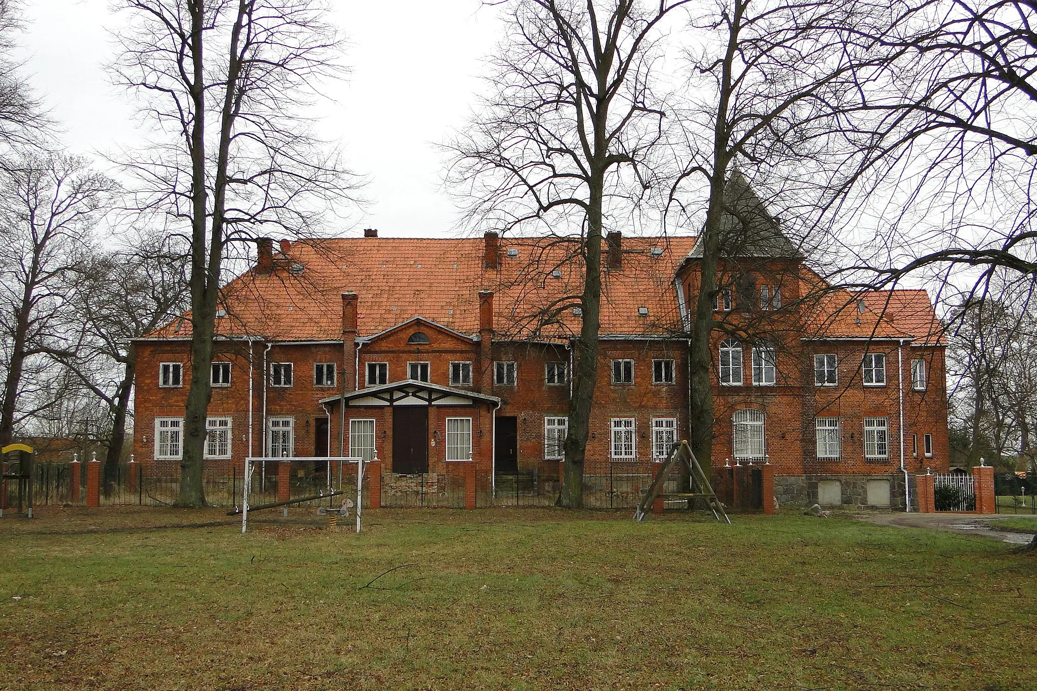 Photo showing: Manor house in Hindenberg, district Nordwestmecklenburg, Mecklenburg-Vorpommern, Germany