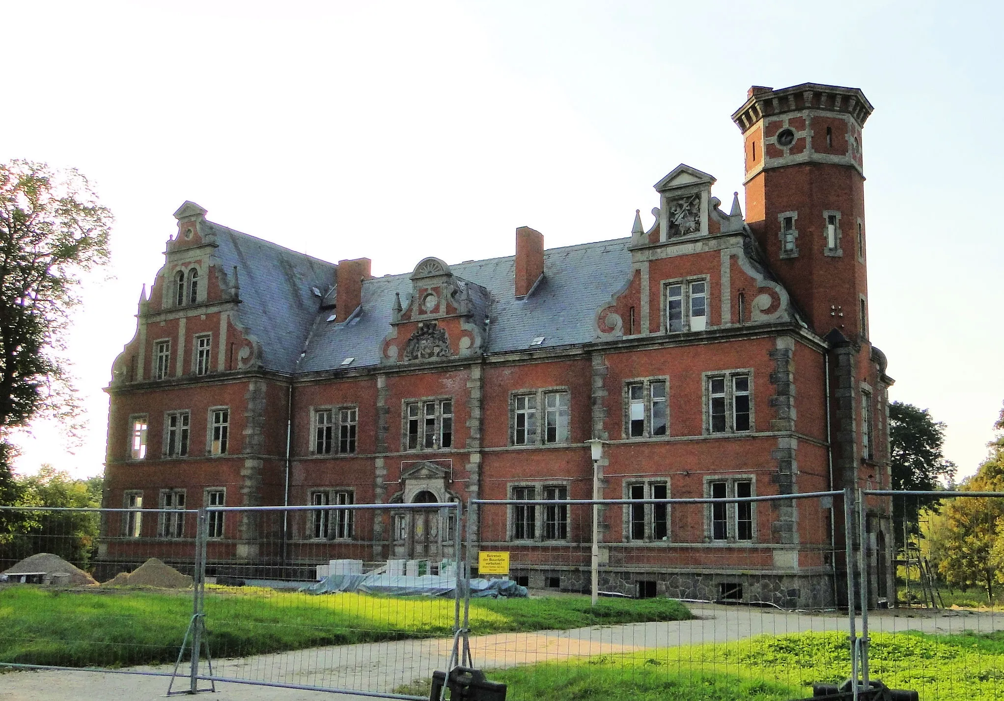 Photo showing: Manor house in Bernstorf, district Nordwestmecklenburg, Mecklenburg-Vorpommern, Germany