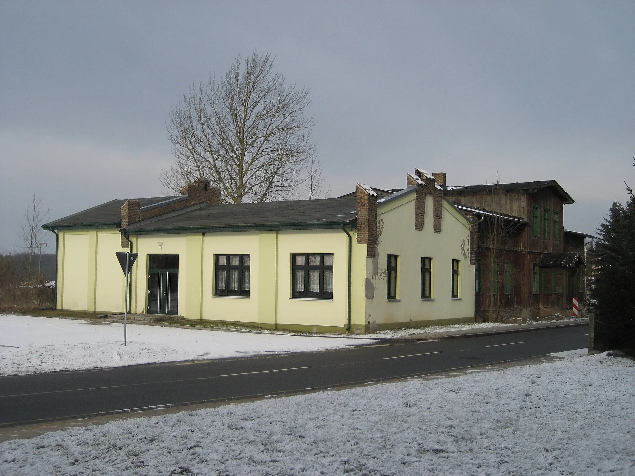Photo showing: Gemeindesaal in Glashütte.