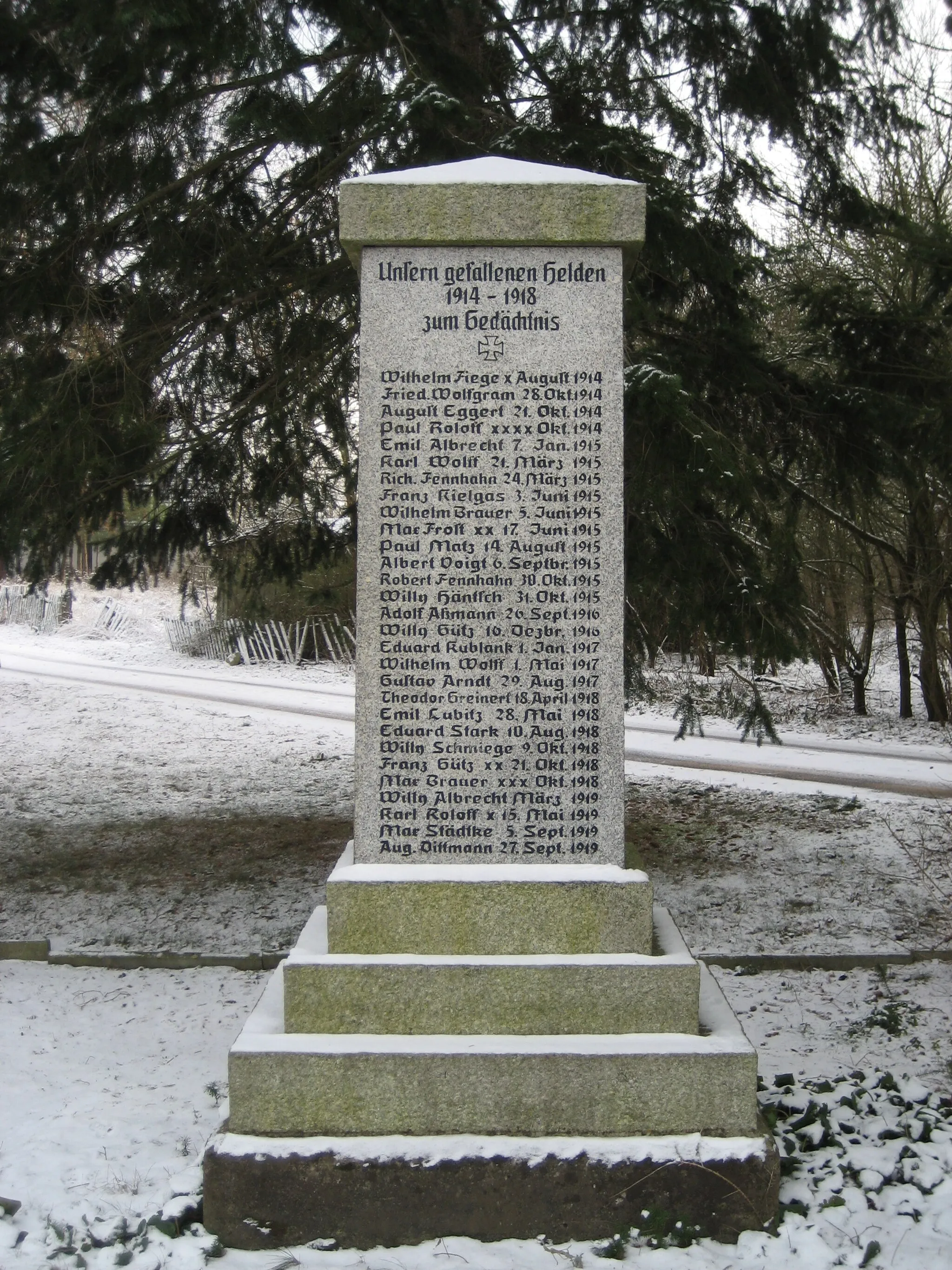 Photo showing: Kriegerdenkmal Erster Weltkrieg 1914-1918 mit den Namen der Gefallenen aus Glashütte.