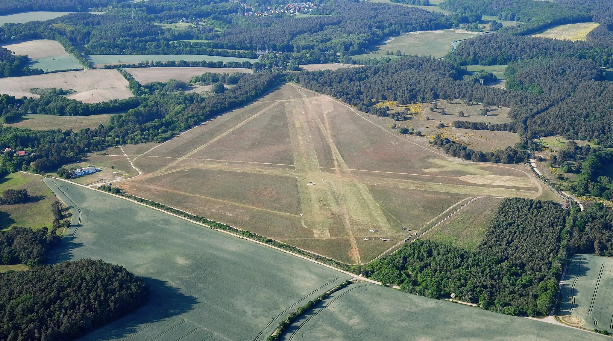 Photo showing: Aerial image of the Pinnow airfield