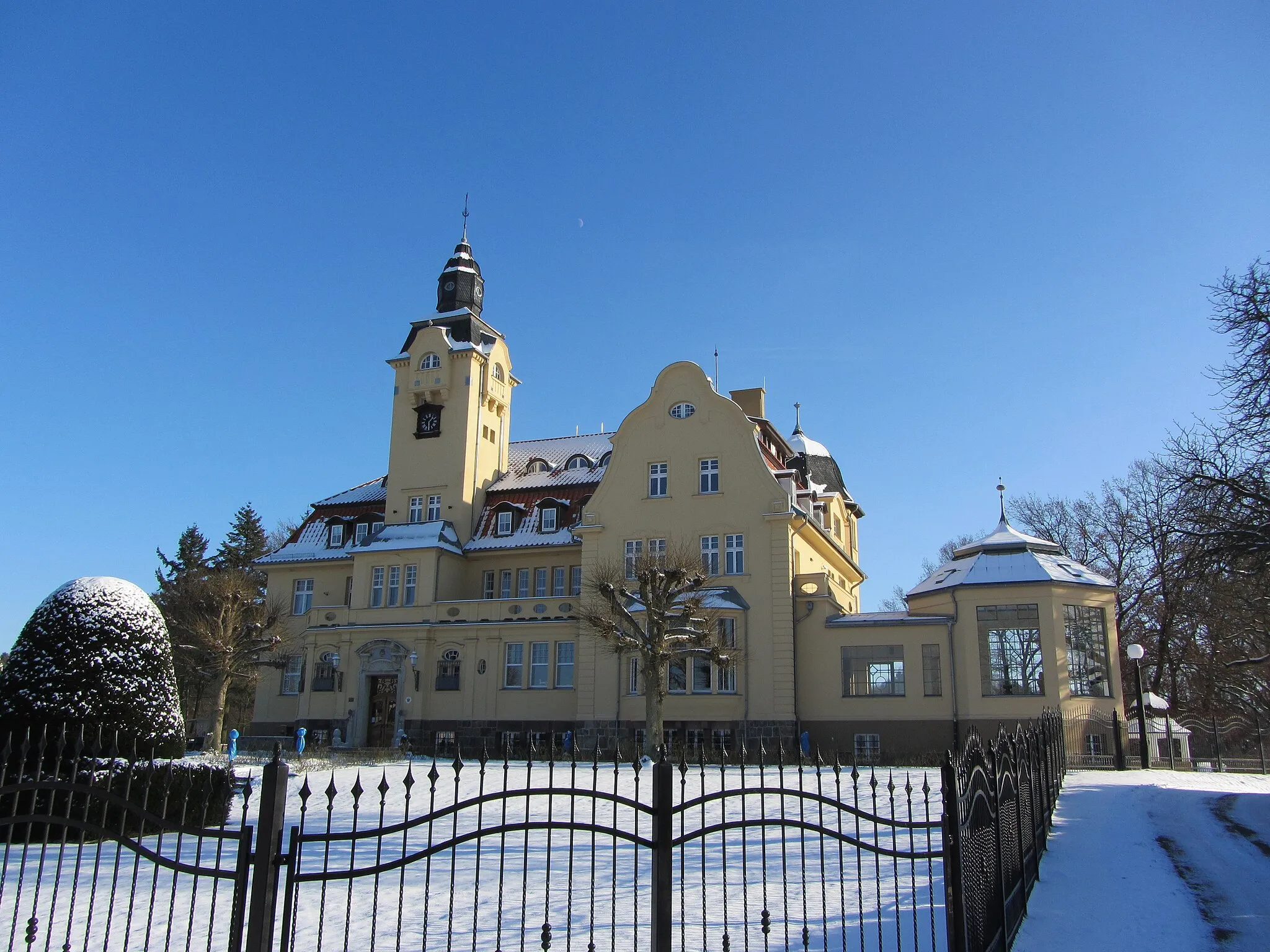 Photo showing: Building at manor in Wendorf, district Ludwigslust-Parchim, Mecklenburg-Vorpommern, Germany