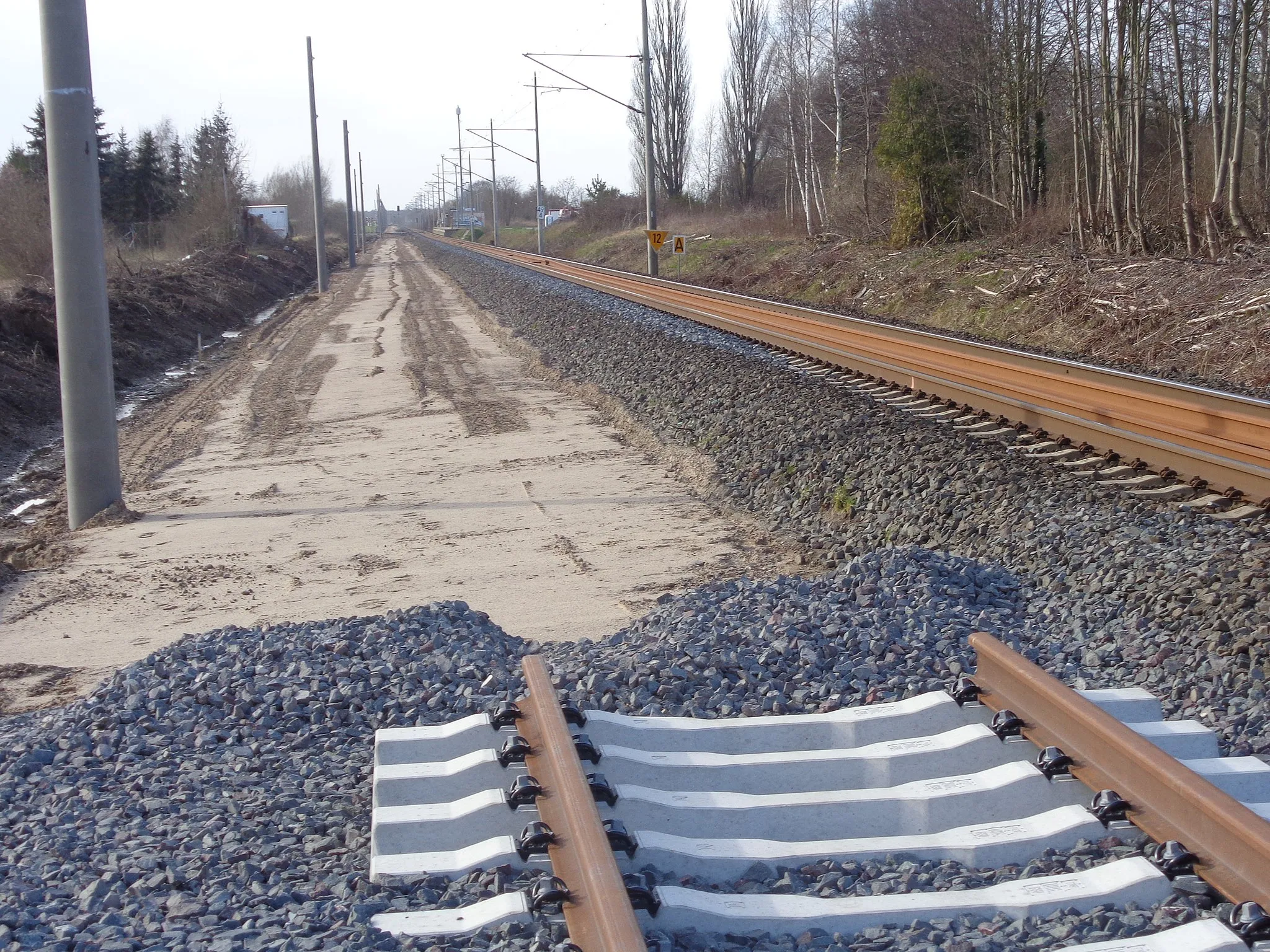 Photo showing: Zweigleisiger Ausbau der Bahnstrecke Stendal–Uelzen bei Pretzier